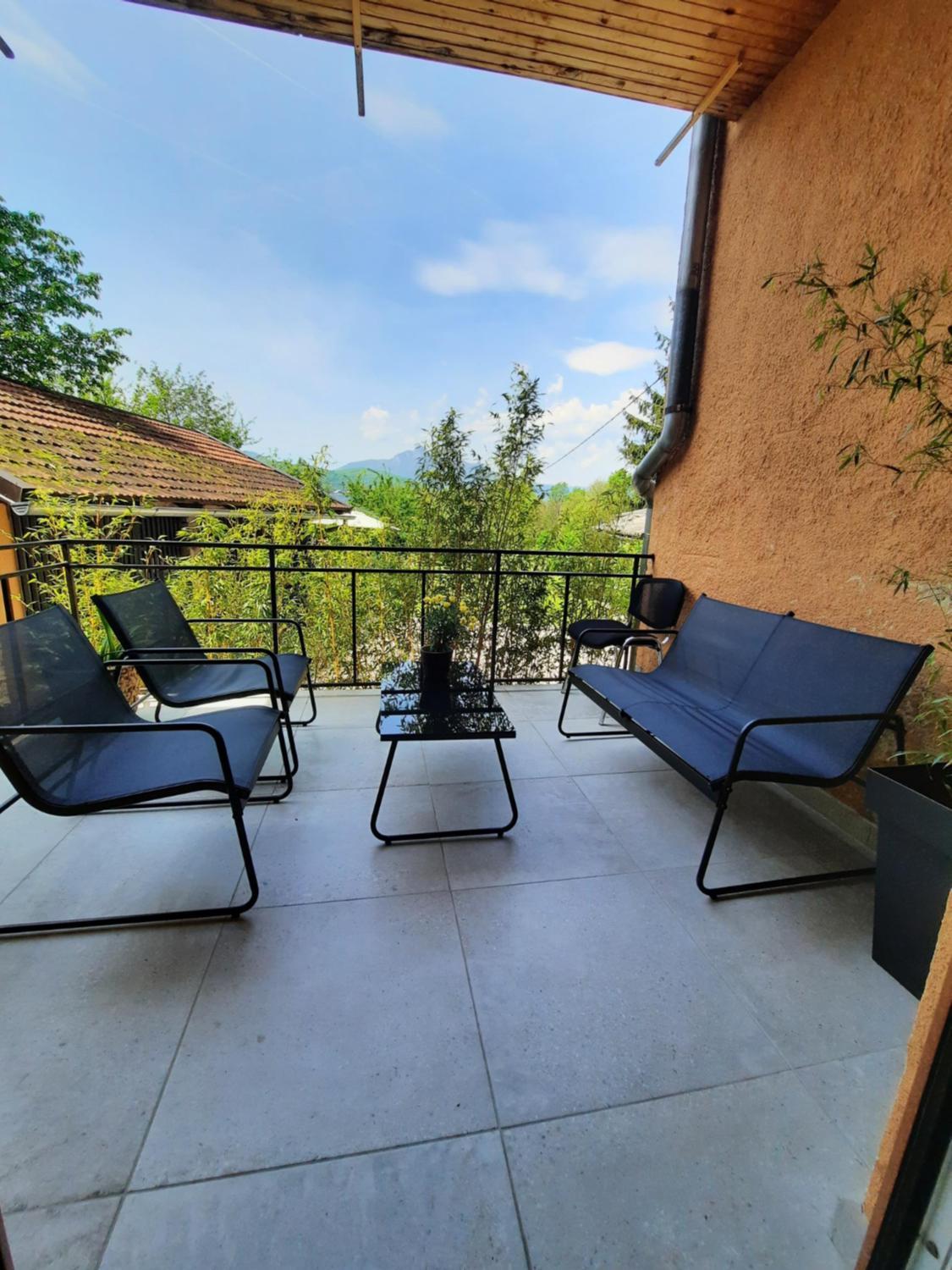 Apartment with Garden View photo 3