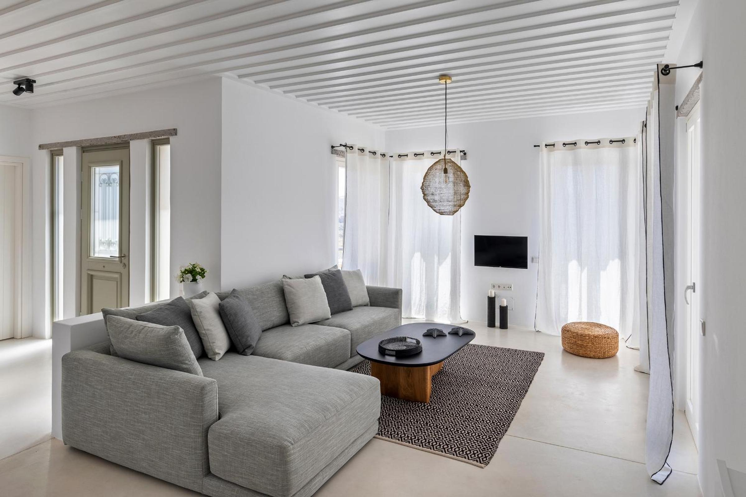 Three-Bedroom Villa photo 1