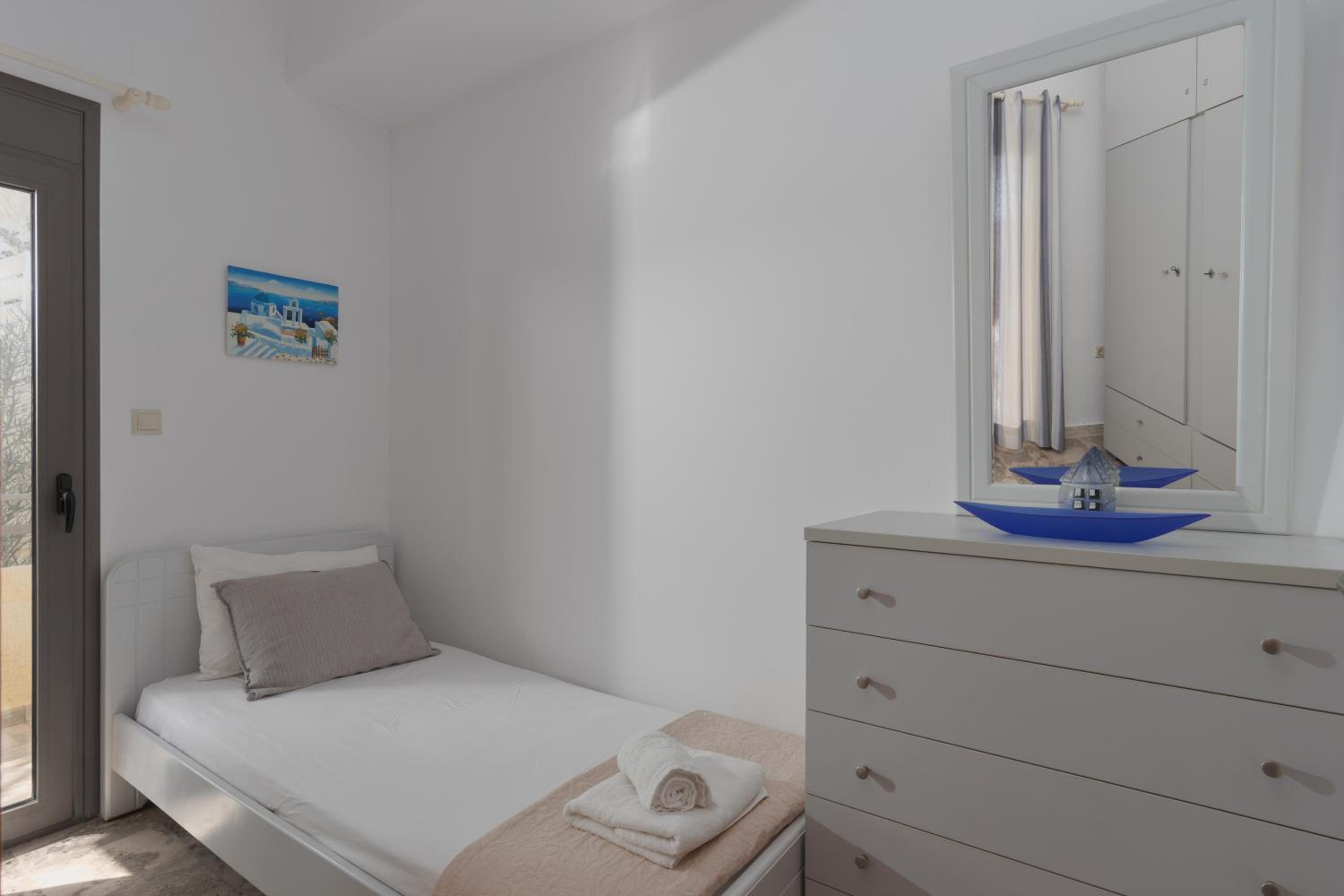 Three-Bedroom House photo 2