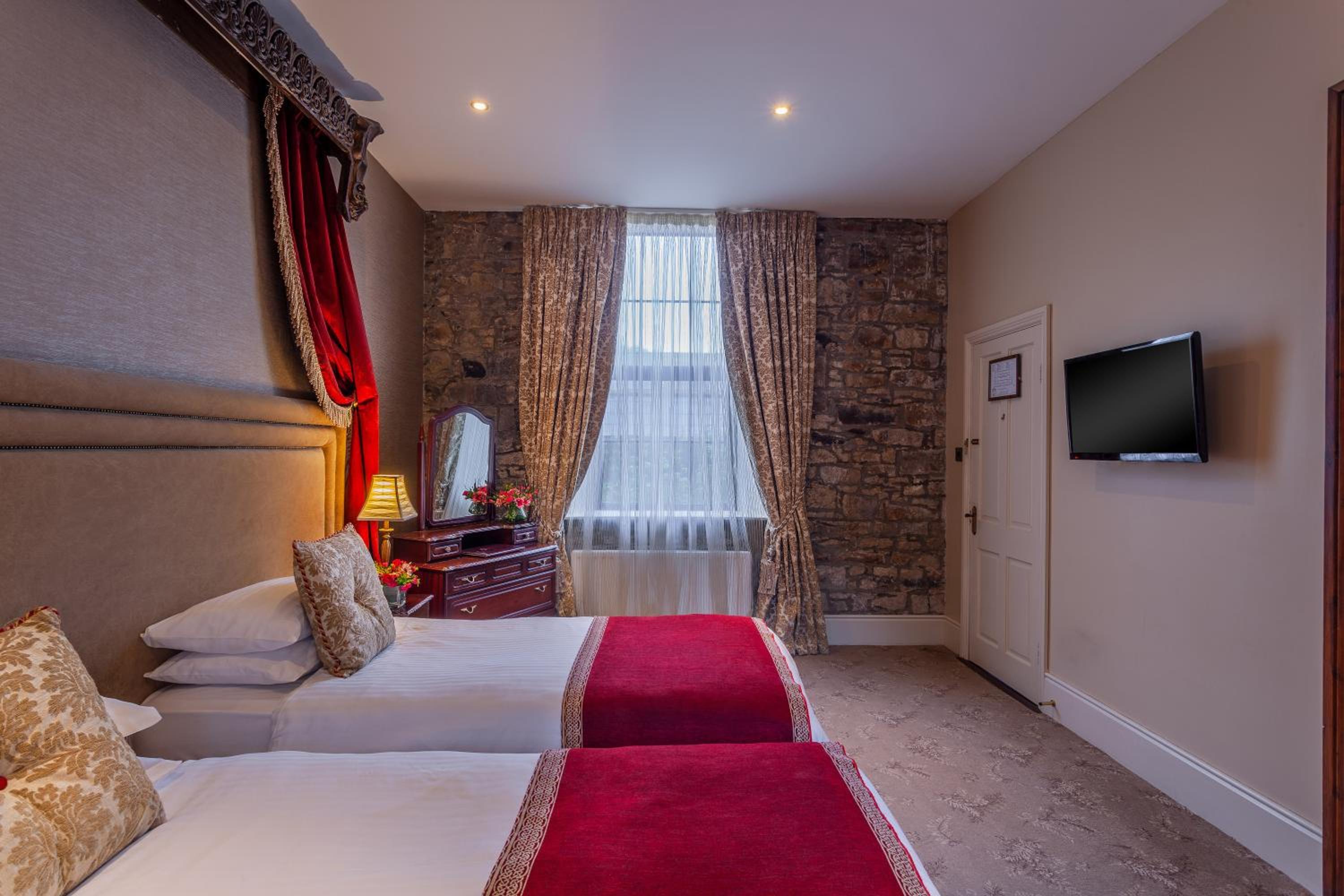 Courtyard Twin Room - Photo 2