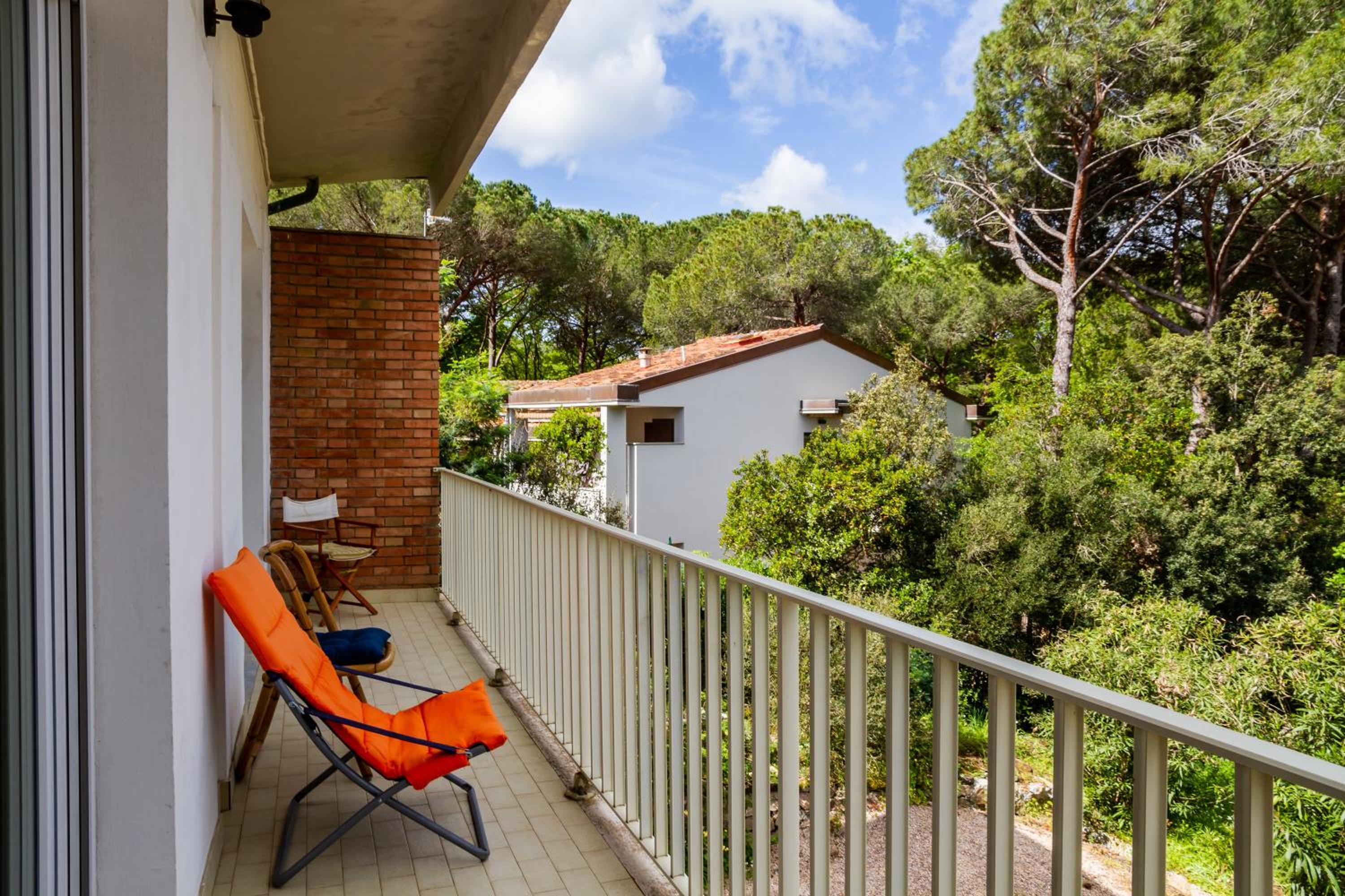 Three-Bedroom Premium Apartment with Balcony photo 3