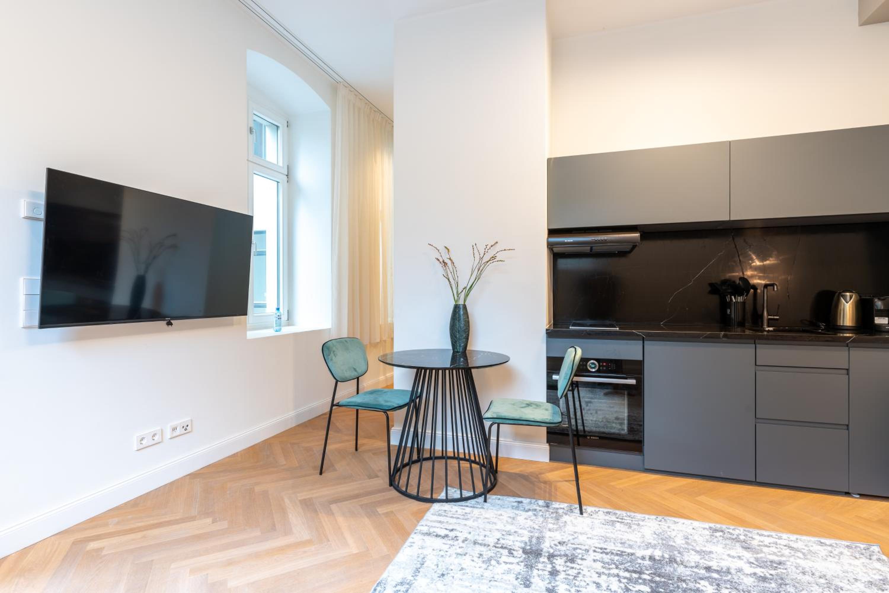 One-Bedroom Apartment photo 2
