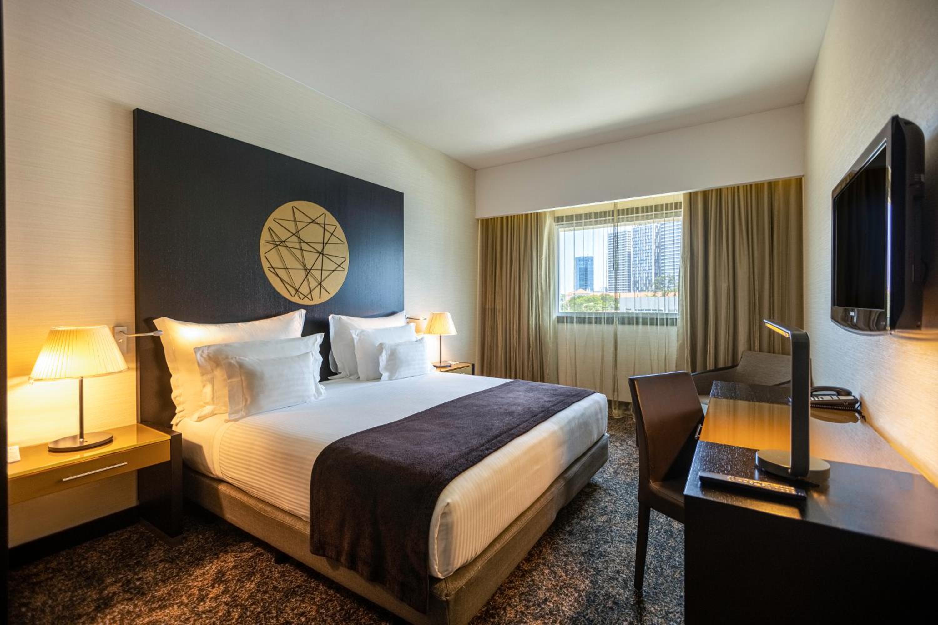 Premier One-Bedroom Suite