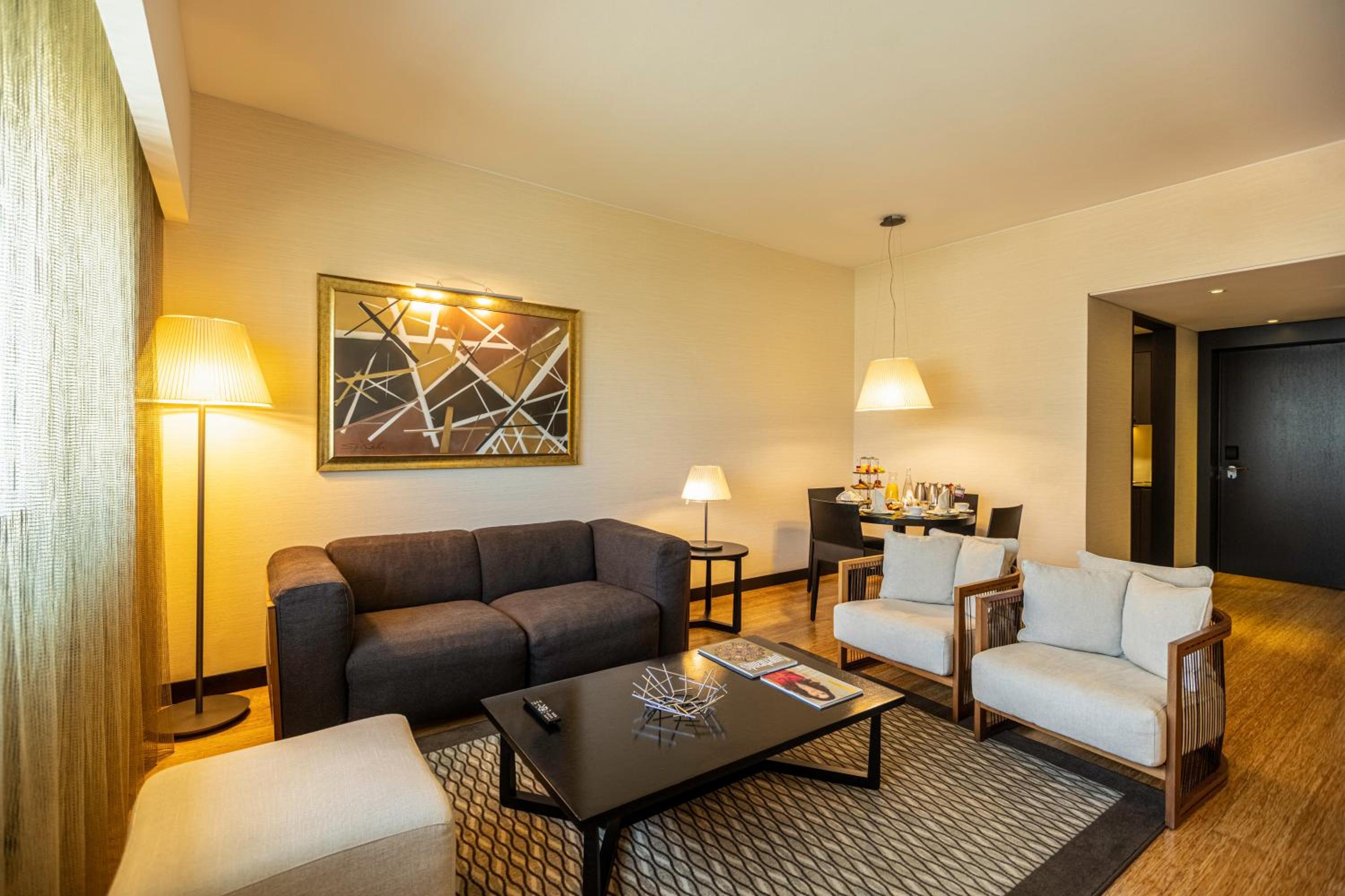 Premier One-Bedroom Suite photo 2