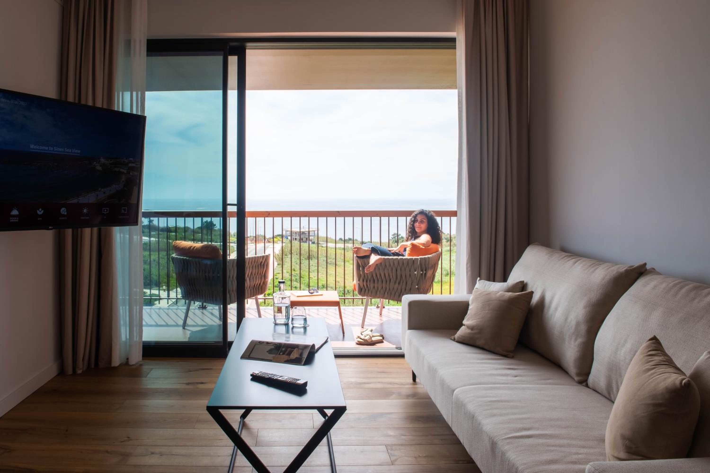 Suite with Sea View - Photo 9