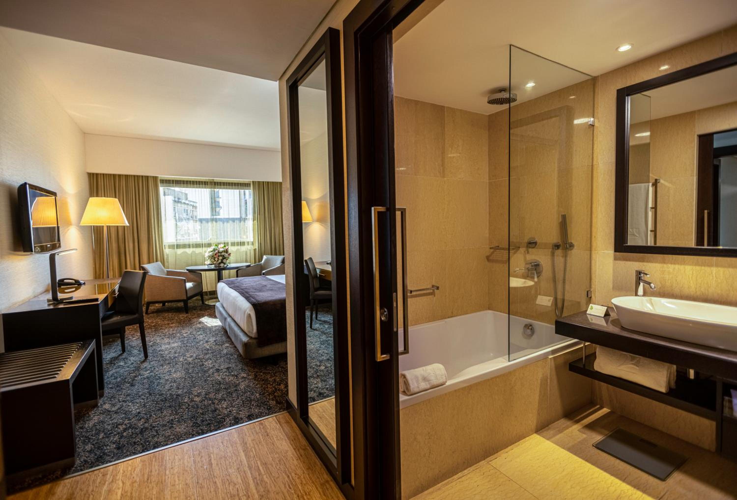 Premier Two-Bedroom Suite photo 2