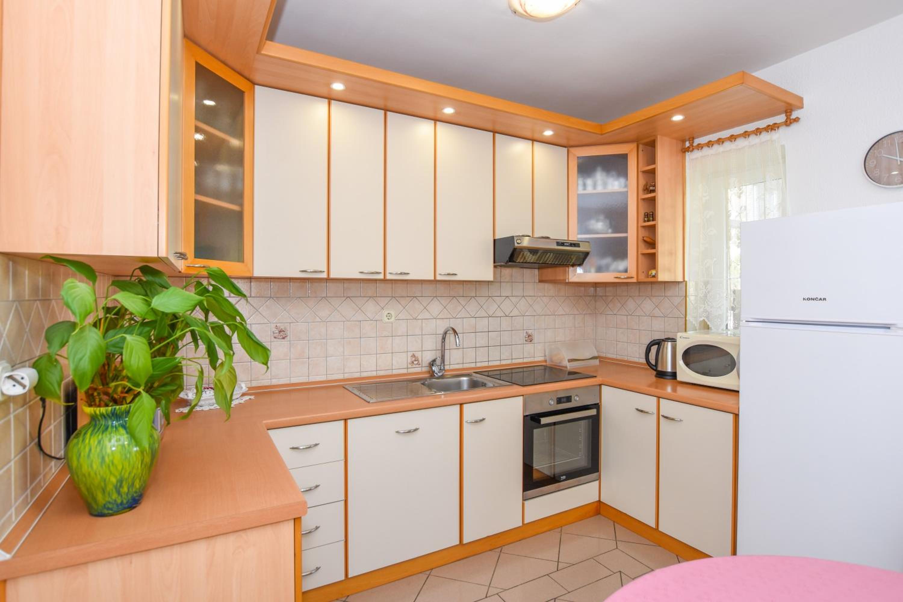 One-Bedroom Apartment - Photo 10