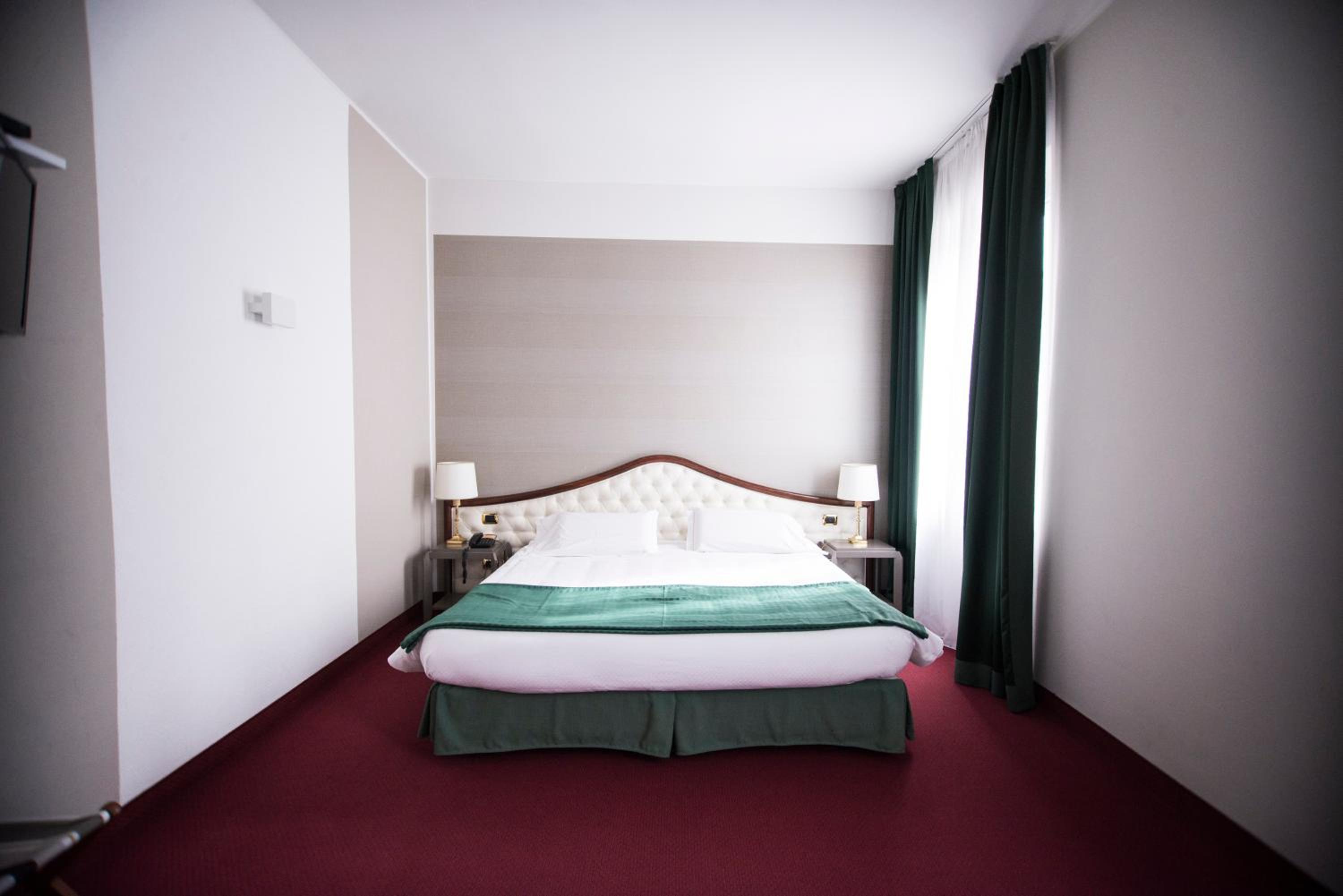 Deluxe Double or Twin Room - Photo 5