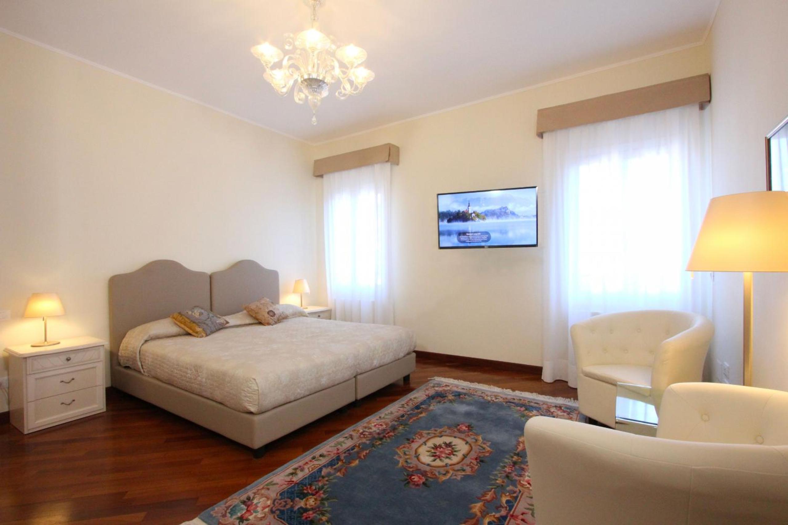 Splendid Two Bedroom Apartment With City View photo 1