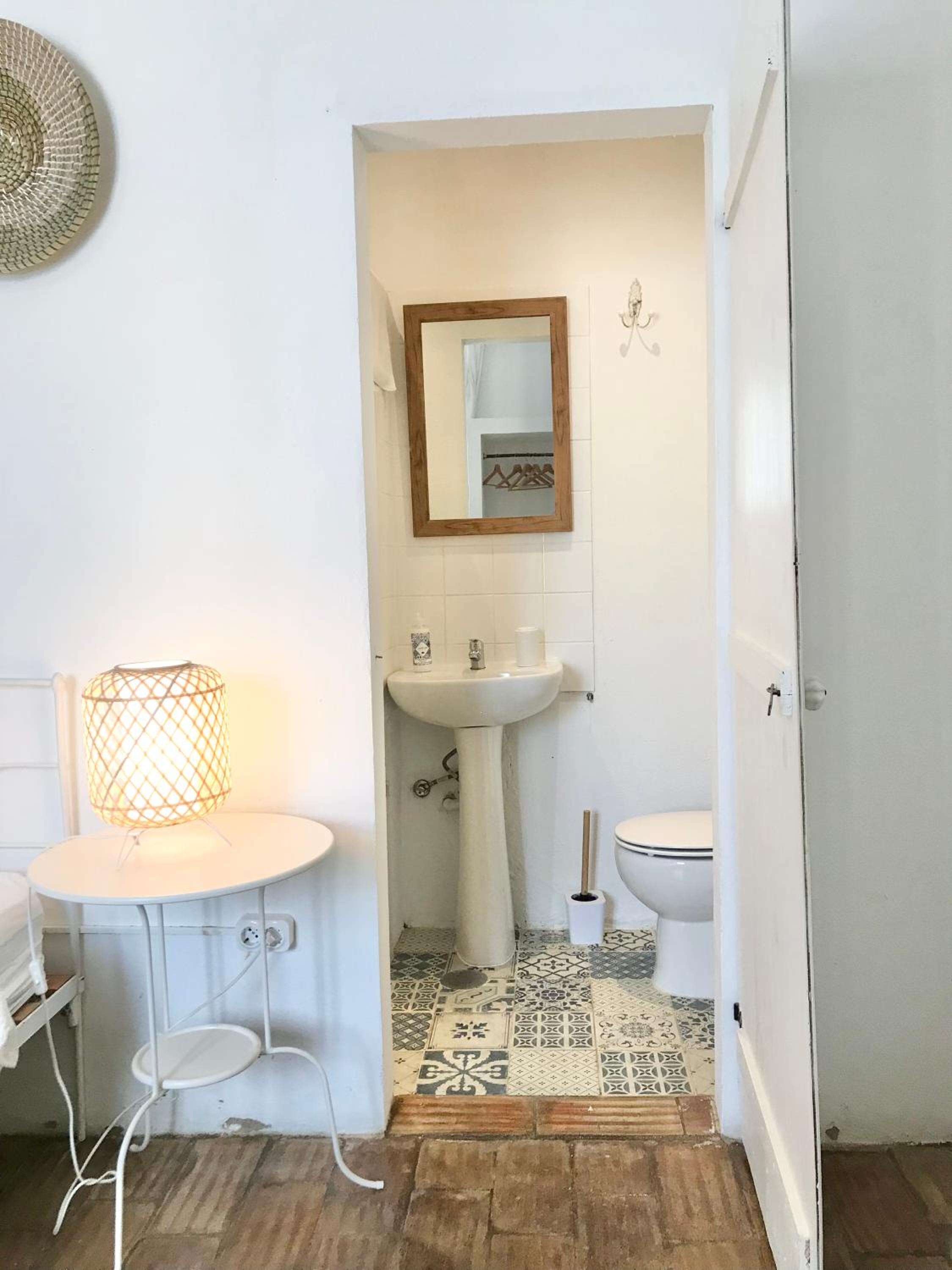 Double or Twin Room with Private Bathroom photo 3