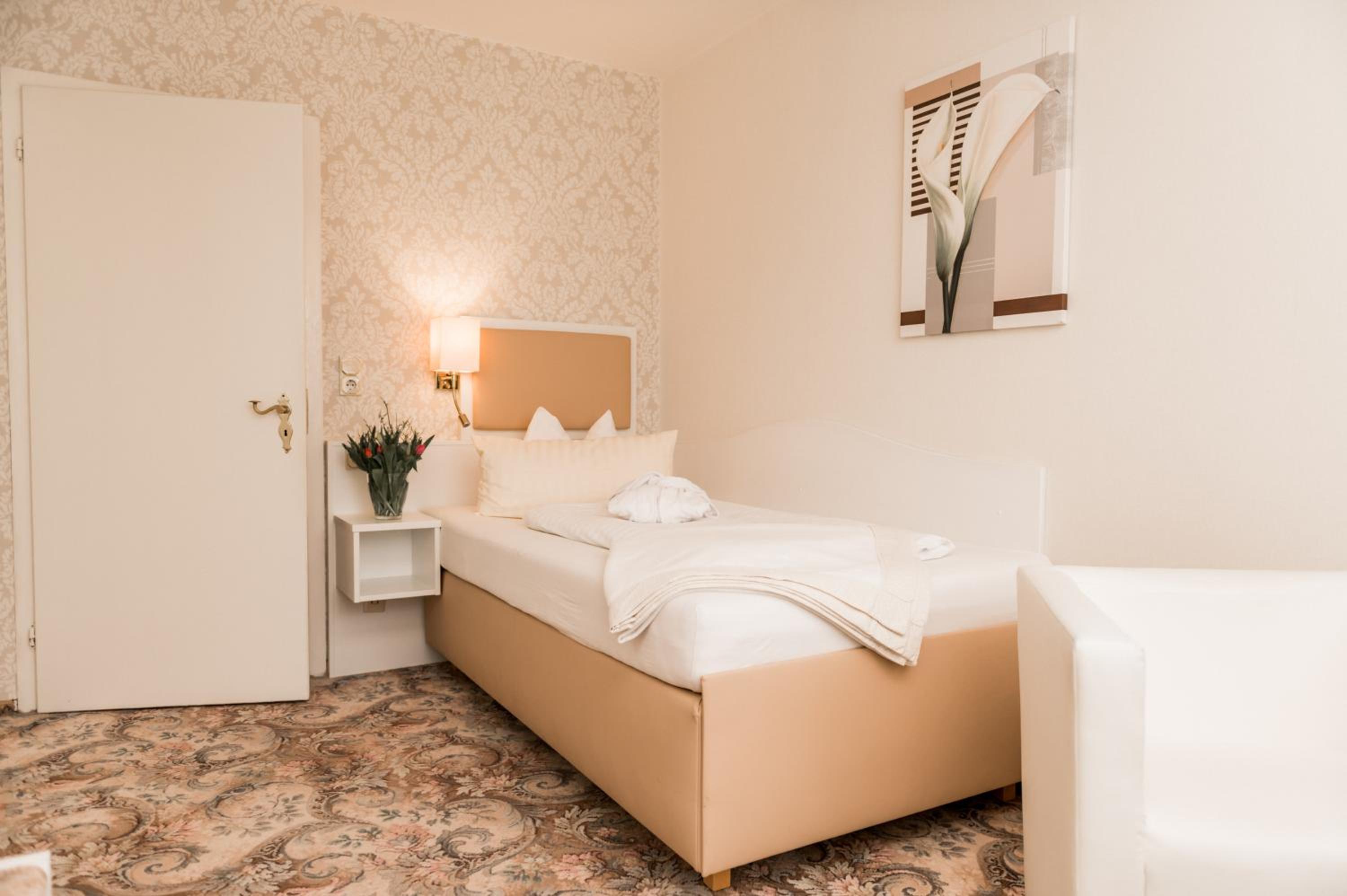 Comfort Single Room with Balcony photo 3