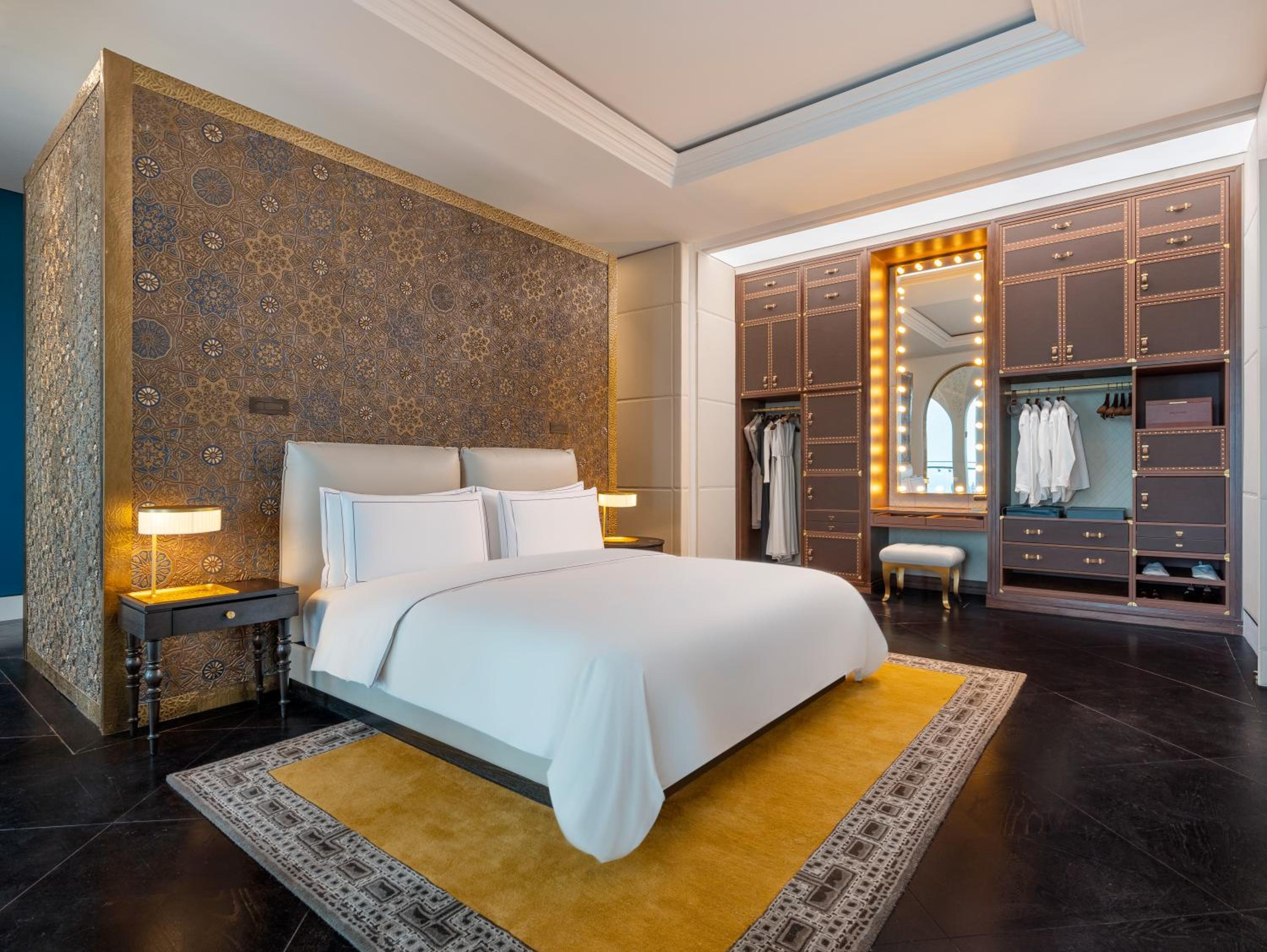 Crescent Signature Suite - Photo 5