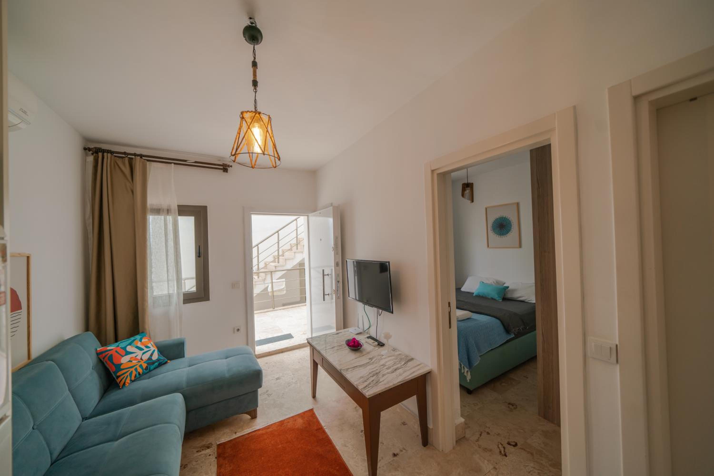 One-Bedroom Apartment - Photo 1