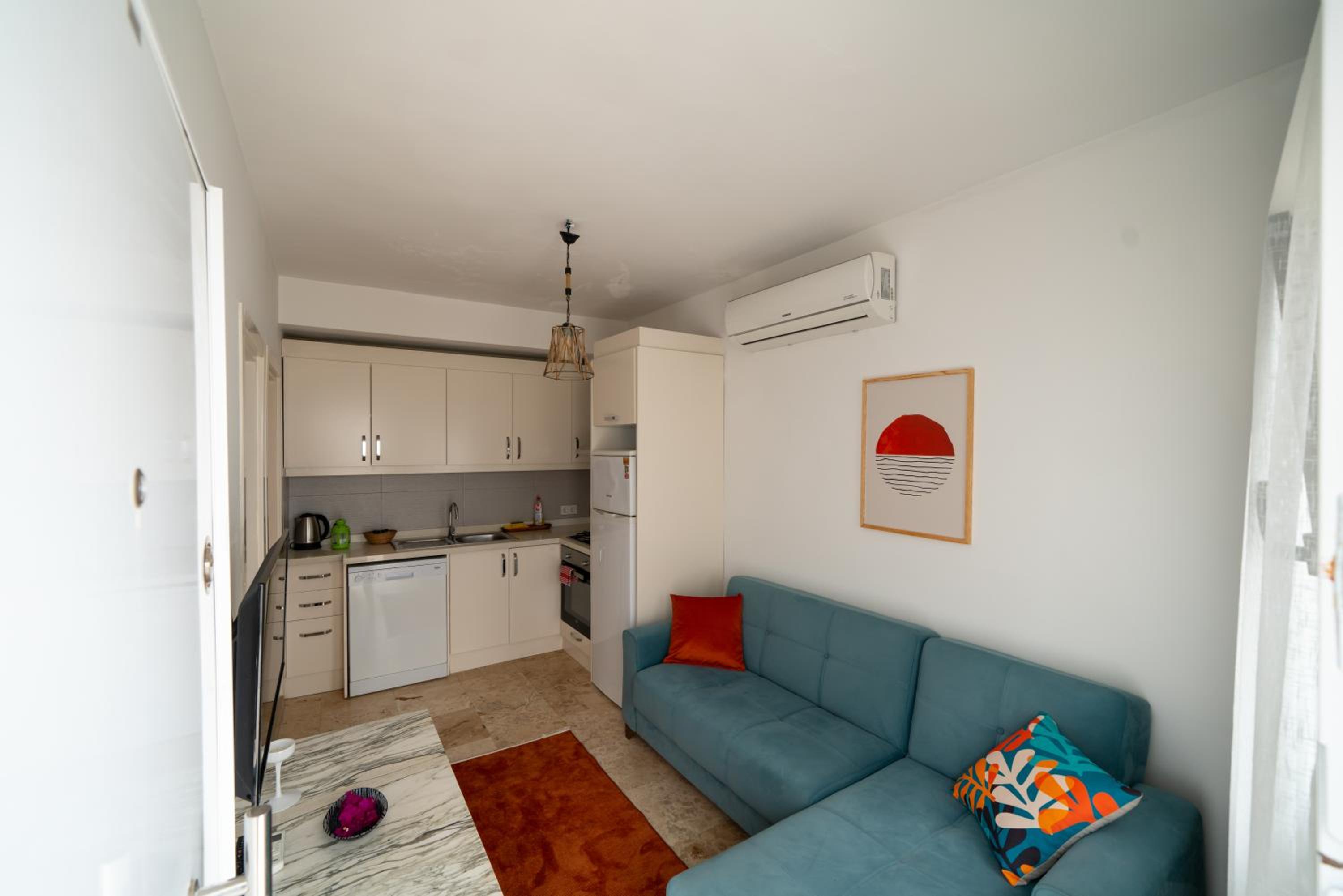 One-Bedroom Apartment - Photo 6