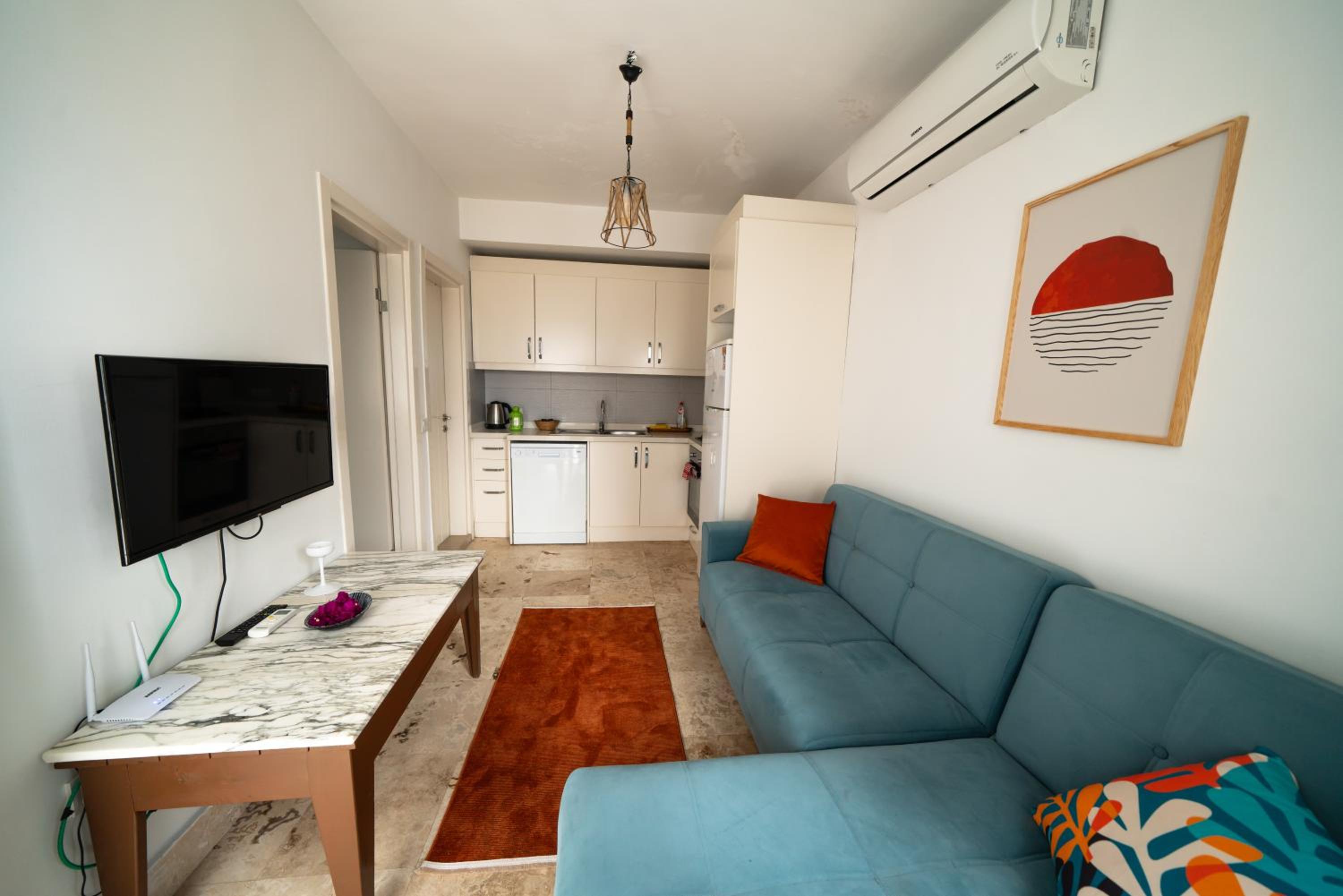 One-Bedroom Apartment - Photo 5