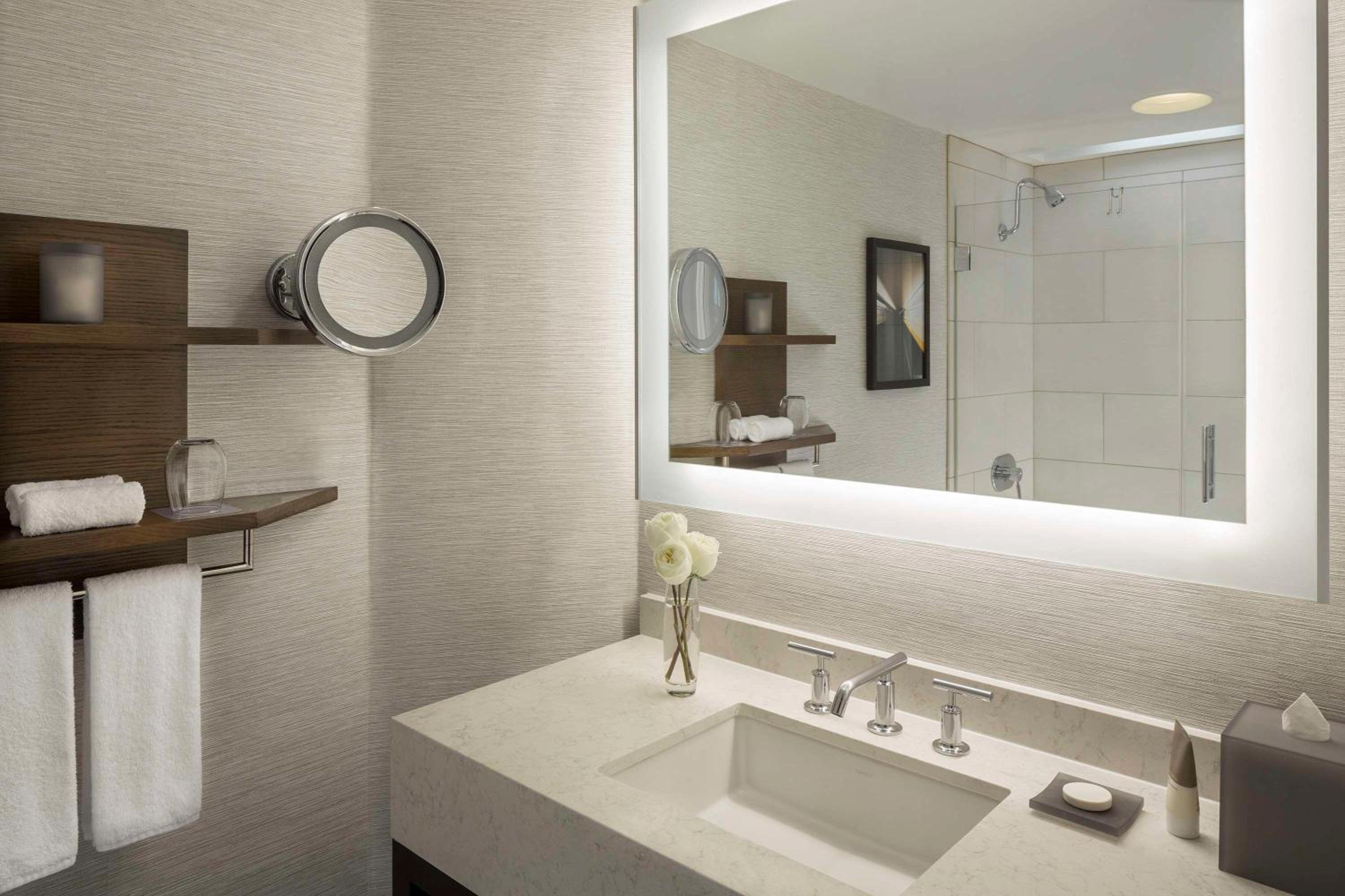 Studio Suite with Bay View - Photo 2