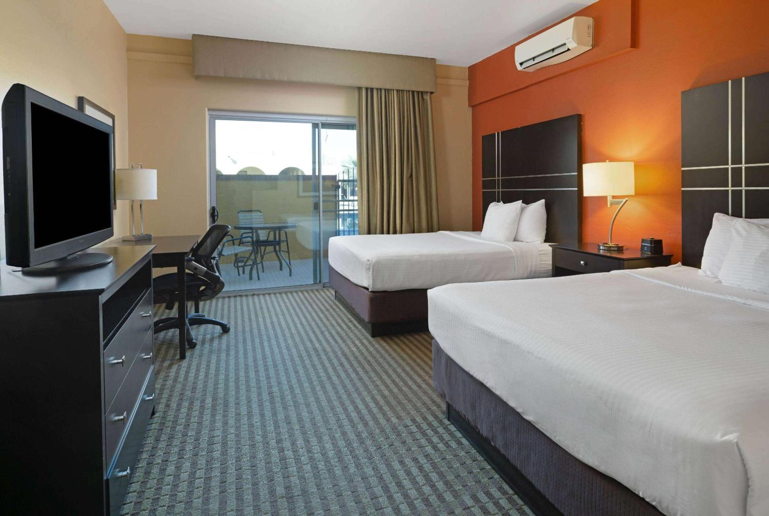 Pool View Queen Room With Two Queen Beds - Non-Smoking