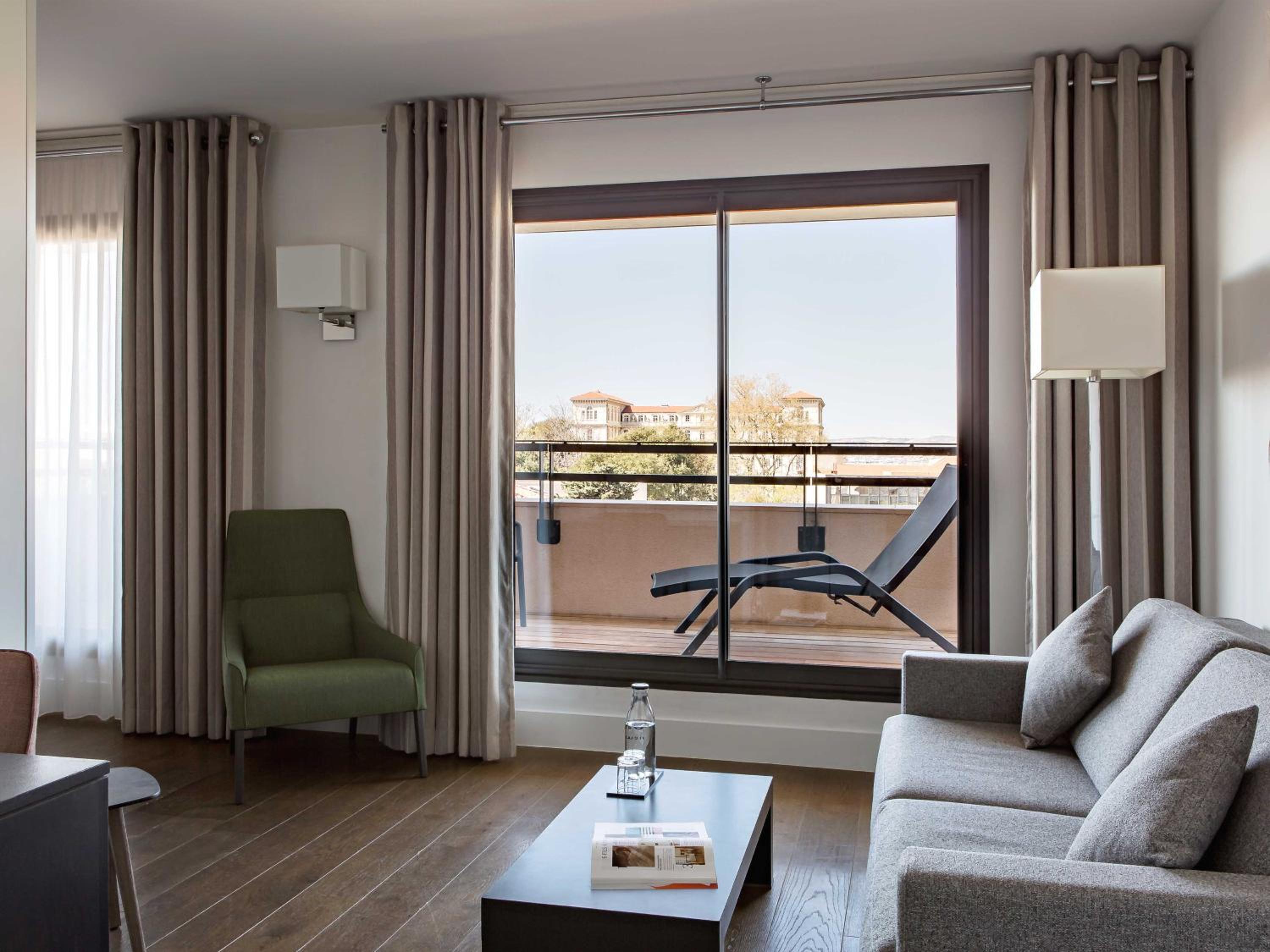 Suite with Terrace - Photo 5