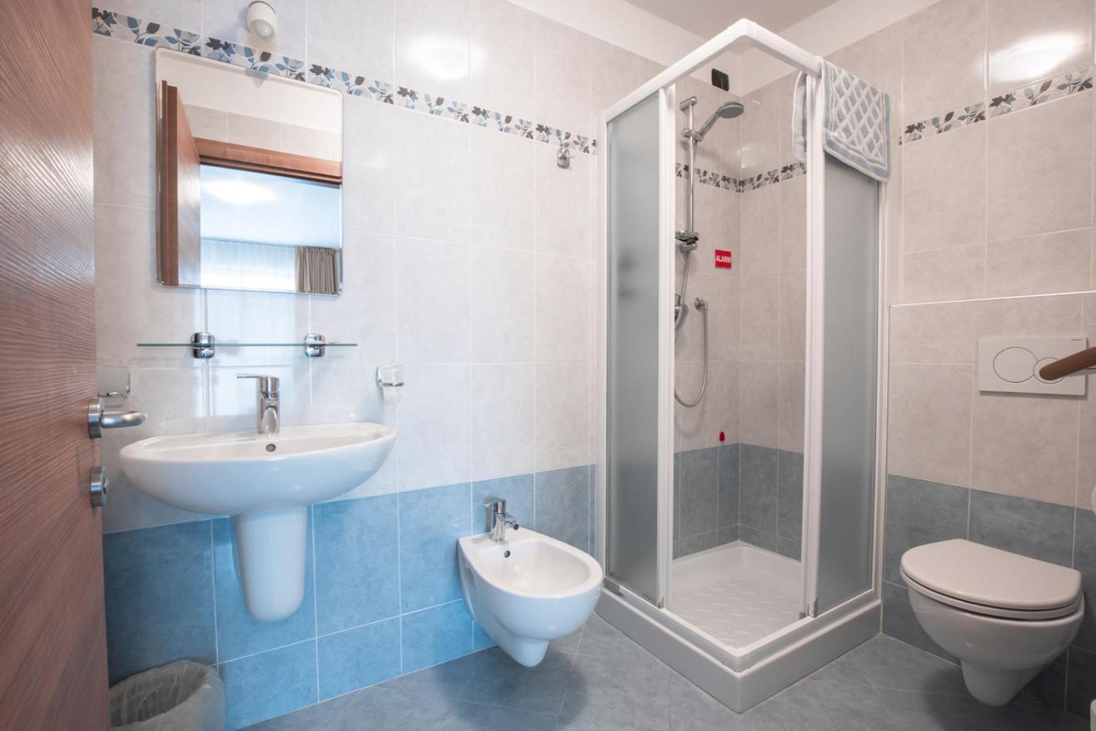 Triple Room with Lake View photo 2