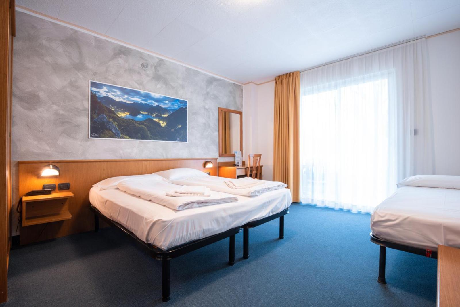 Triple Room with Lake View