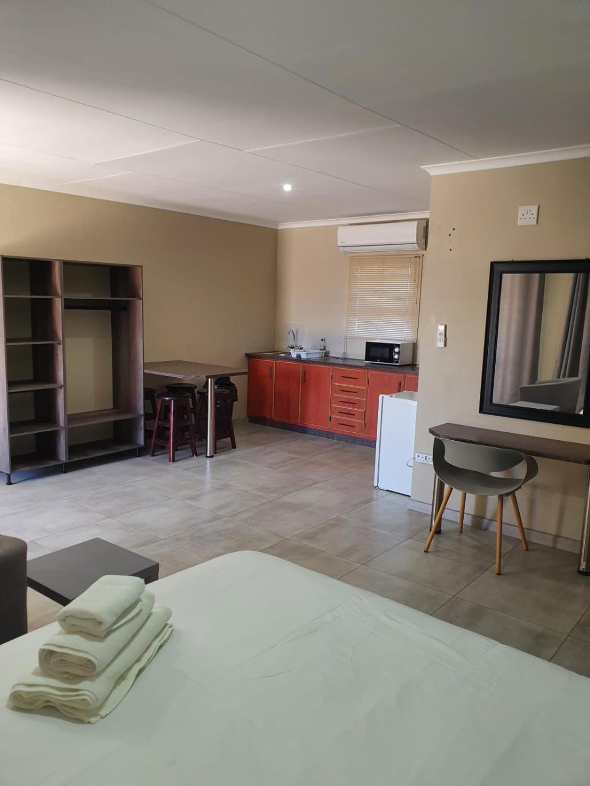 Double or Twin Room - Photo 5