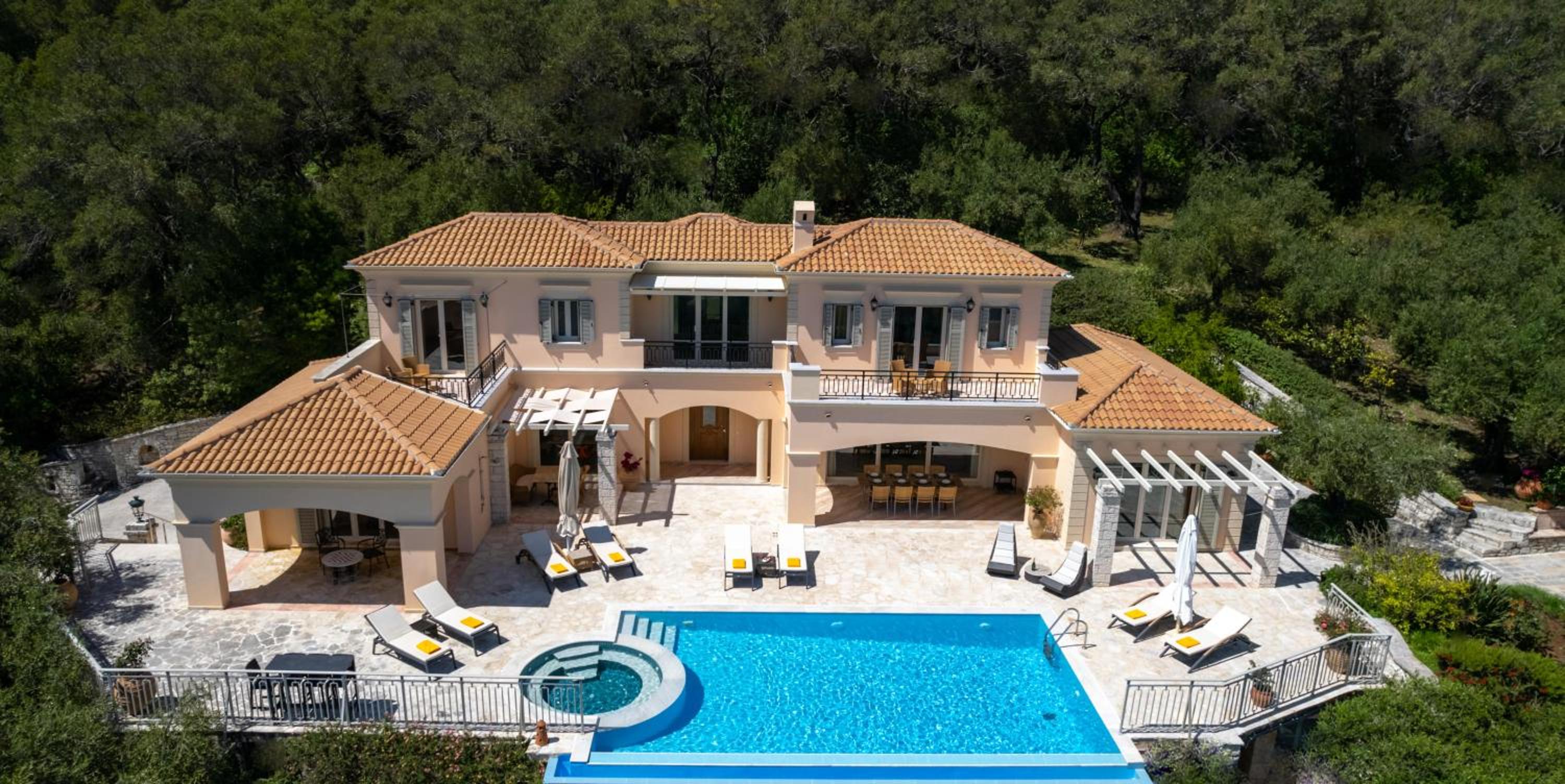 Villa photo 3