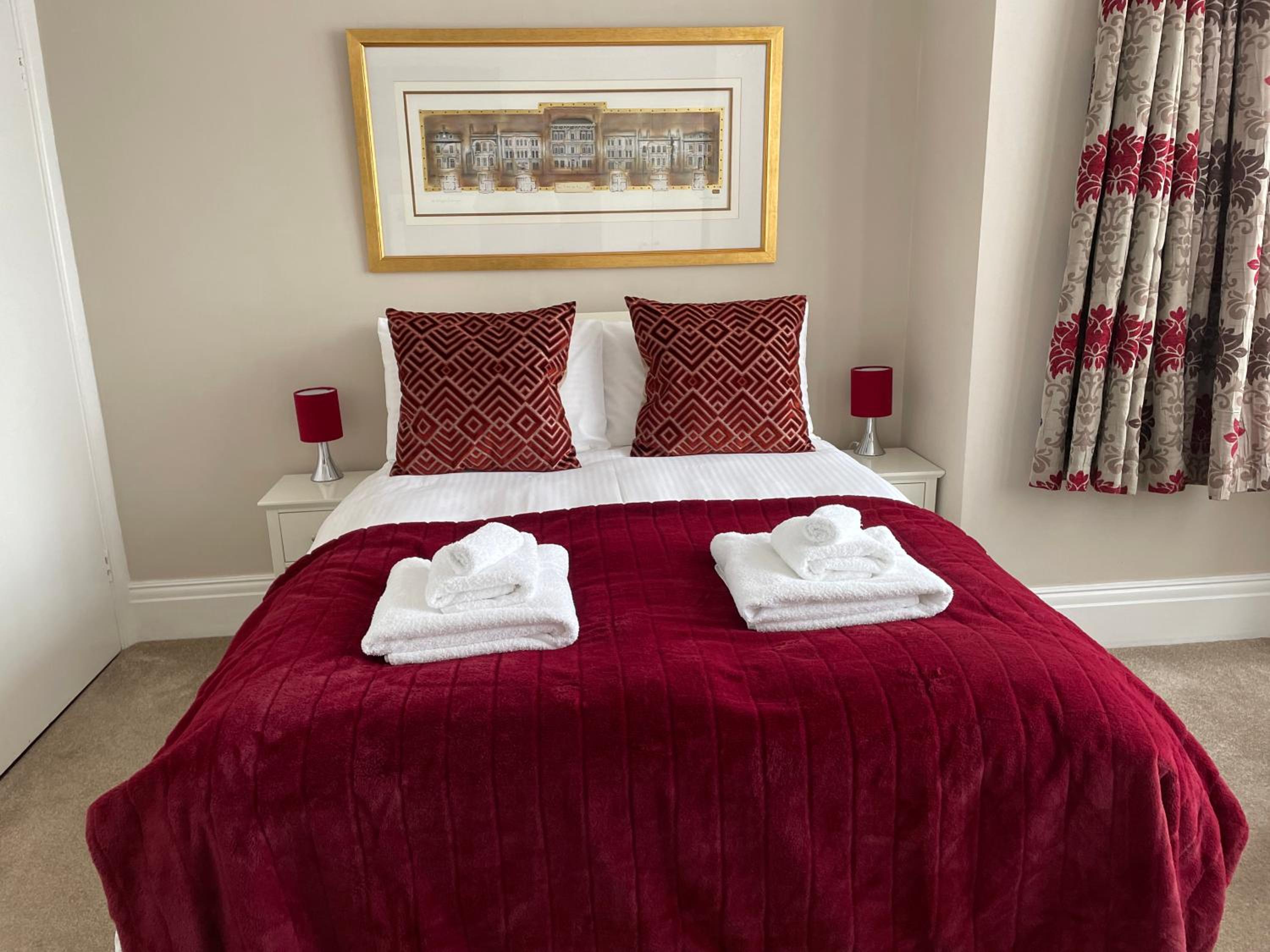 Deluxe Double Room - Photo 13
