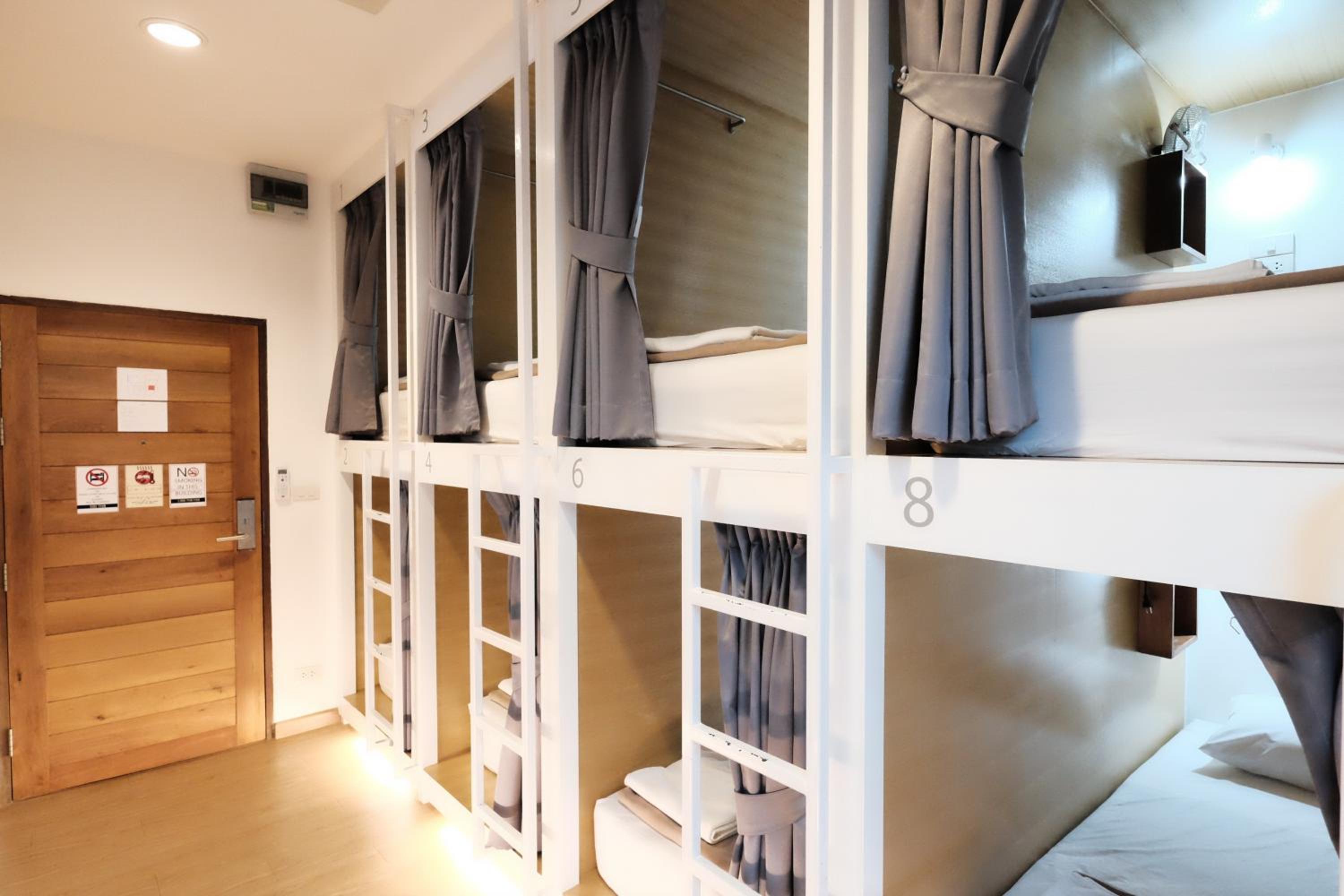 8-Bed Mixed Dormitory Room photo 1