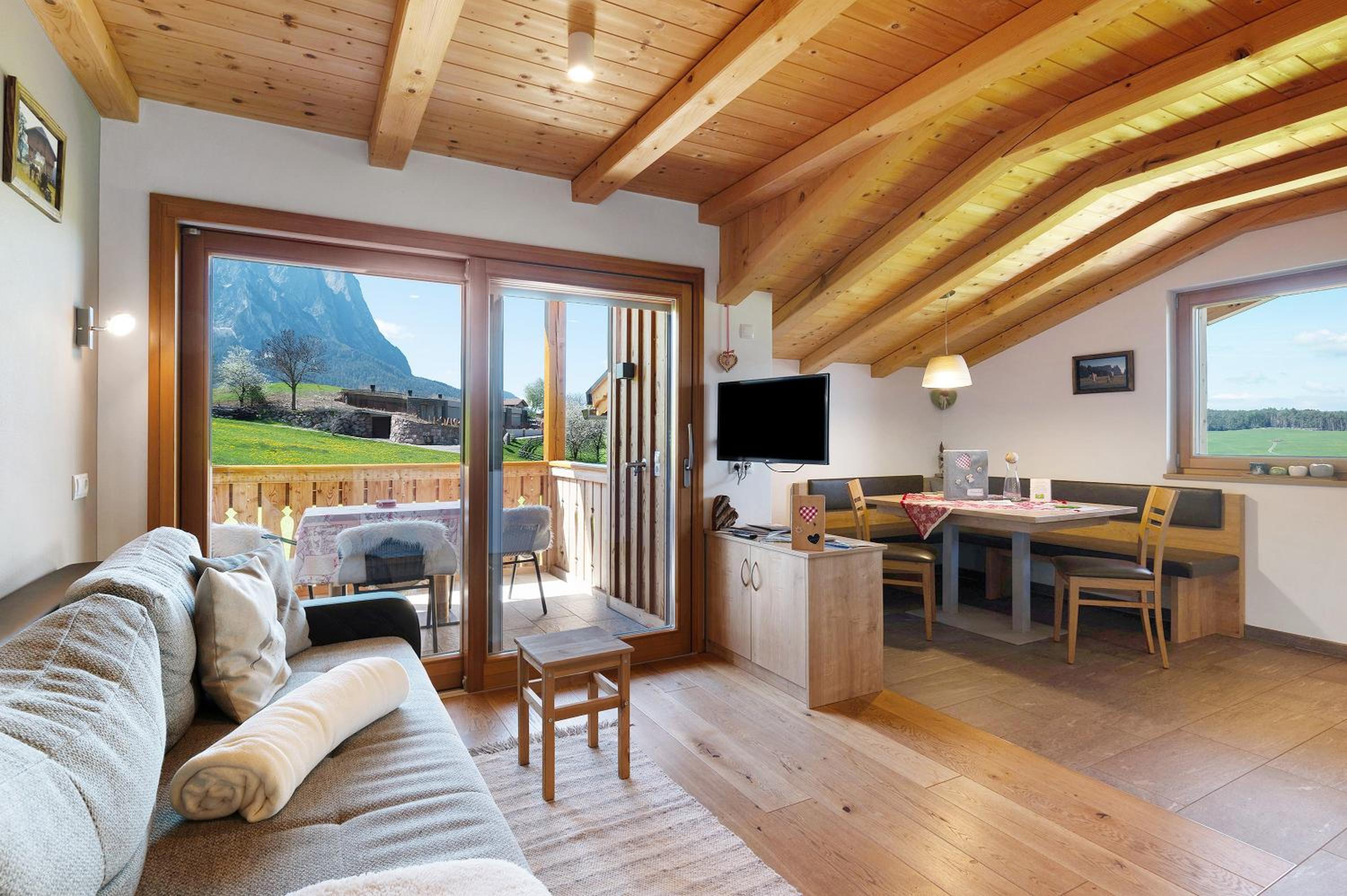 Two-Bedroom Deluxe Apartment with Garden View