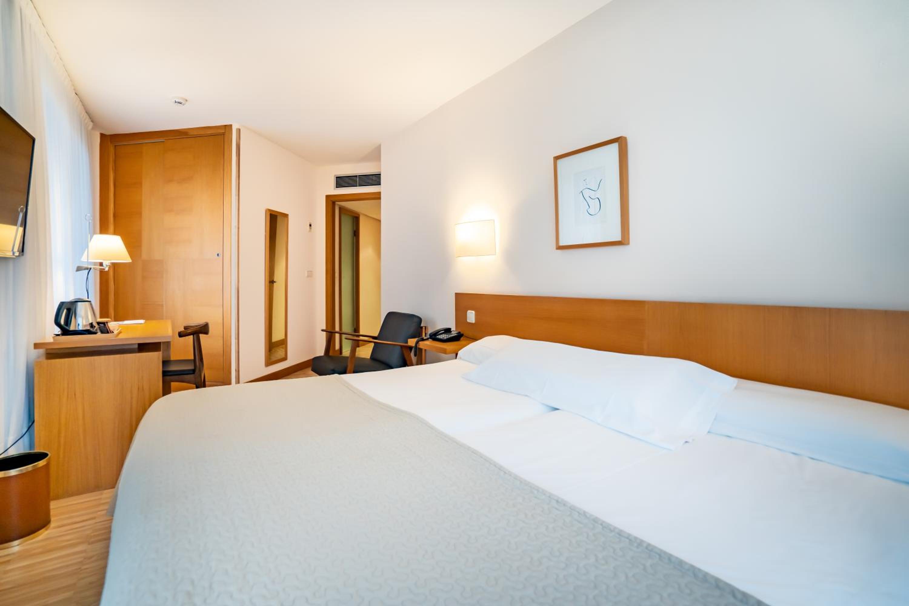 Double Or Twin Room With Parking - Photo 1