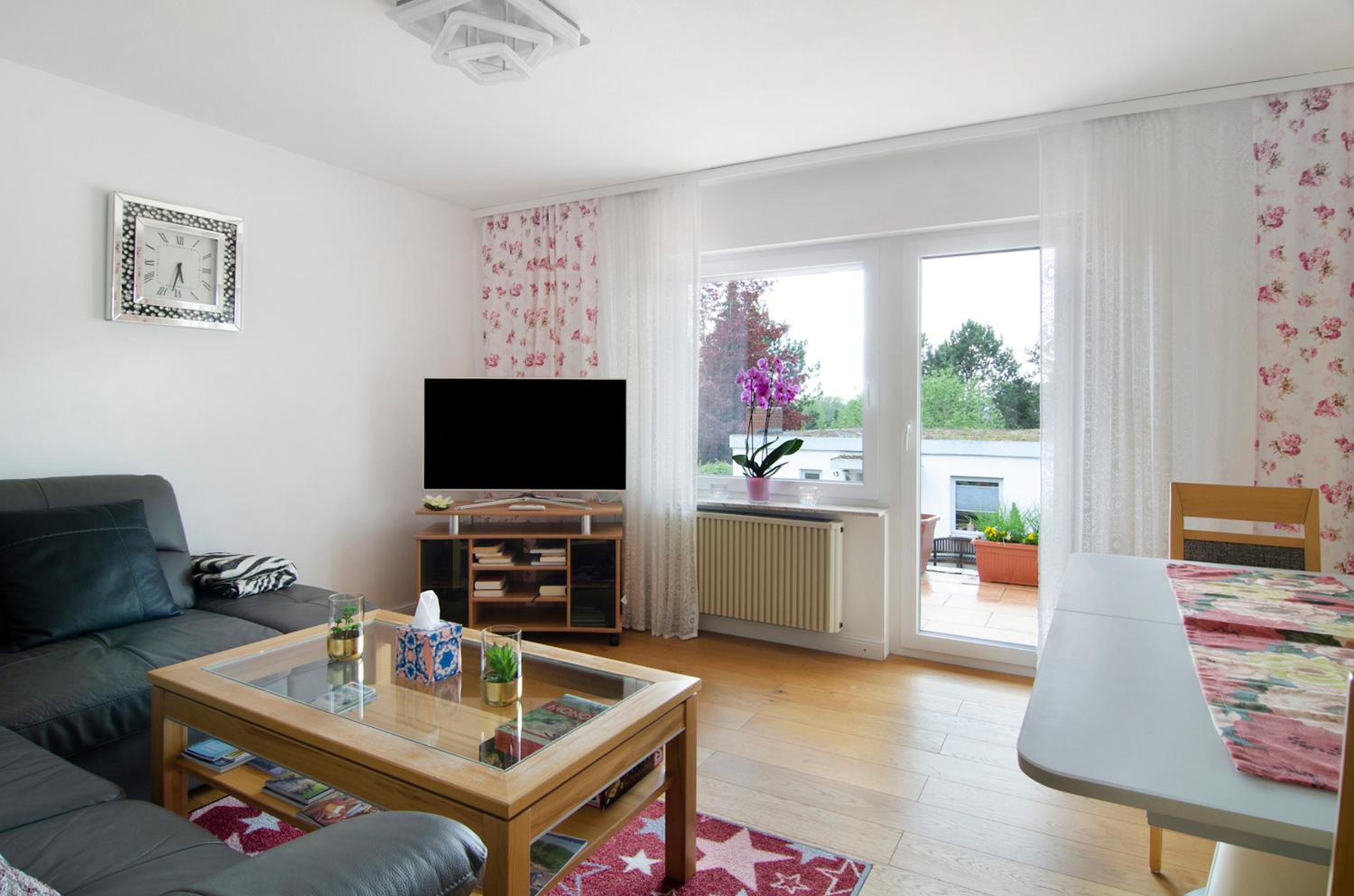 Two-Bedroom Deluxe Apartment with Garden View