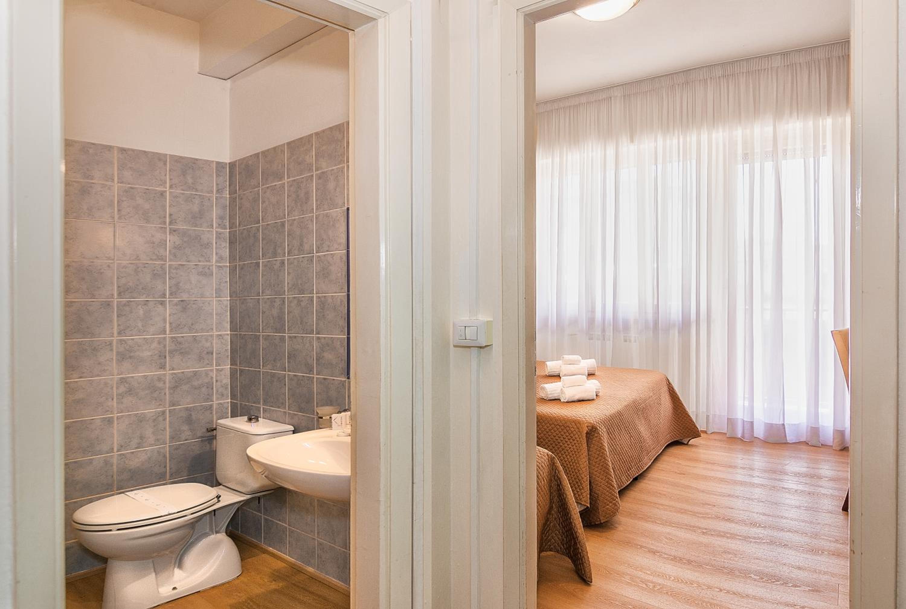 Standard Triple Room - Photo 2