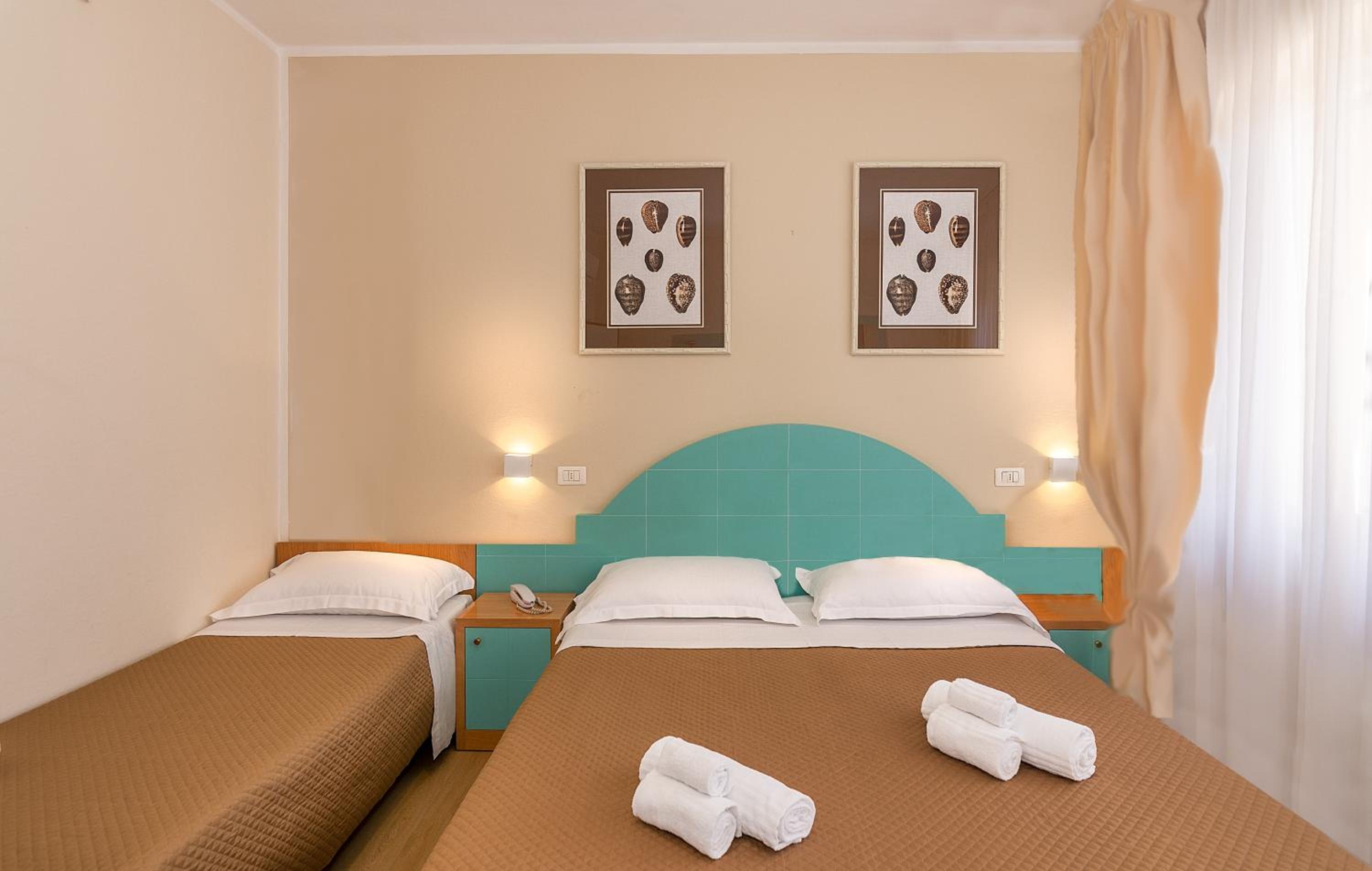 Standard Triple Room - Photo 1