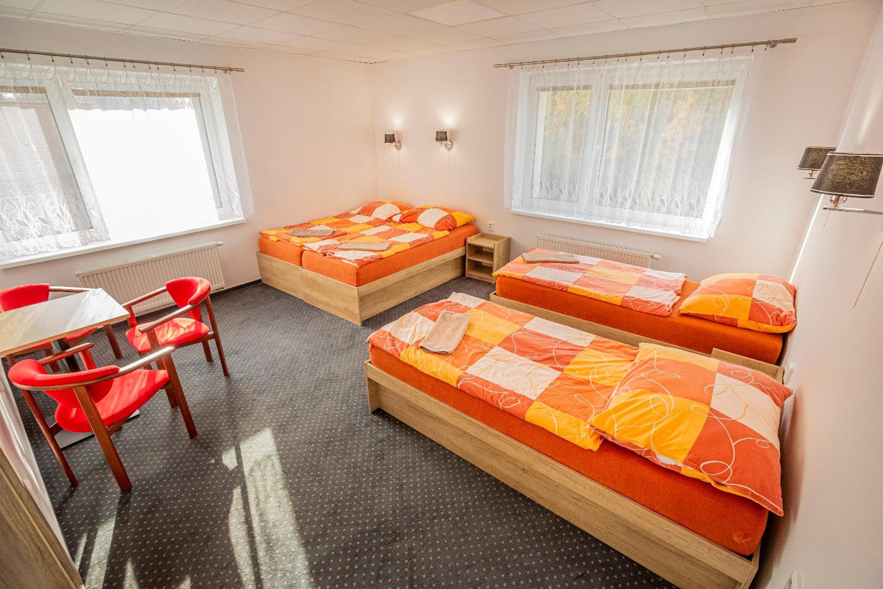 Deluxe Quadruple Room - Photo 6