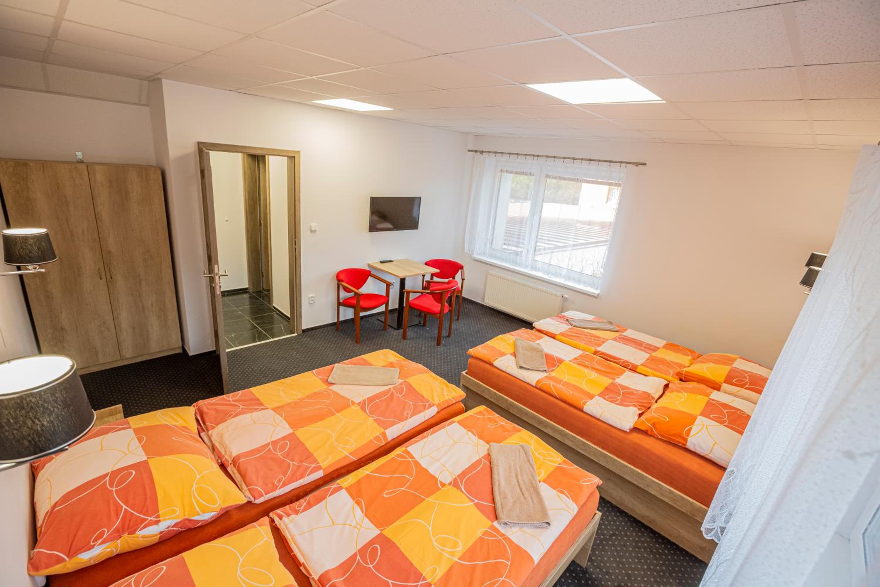 Deluxe Quadruple Room - Photo 4