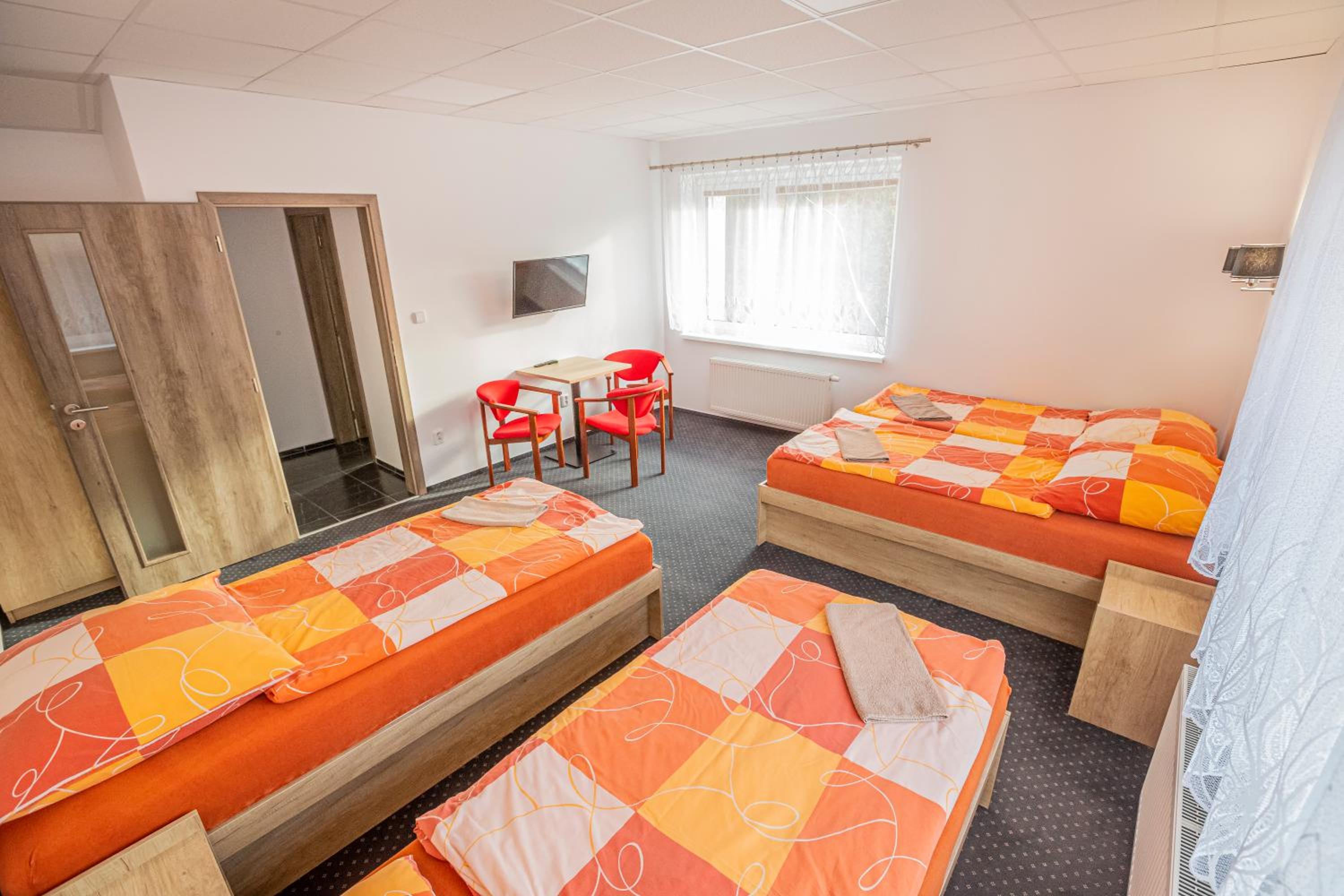 Deluxe Quadruple Room - Photo 3
