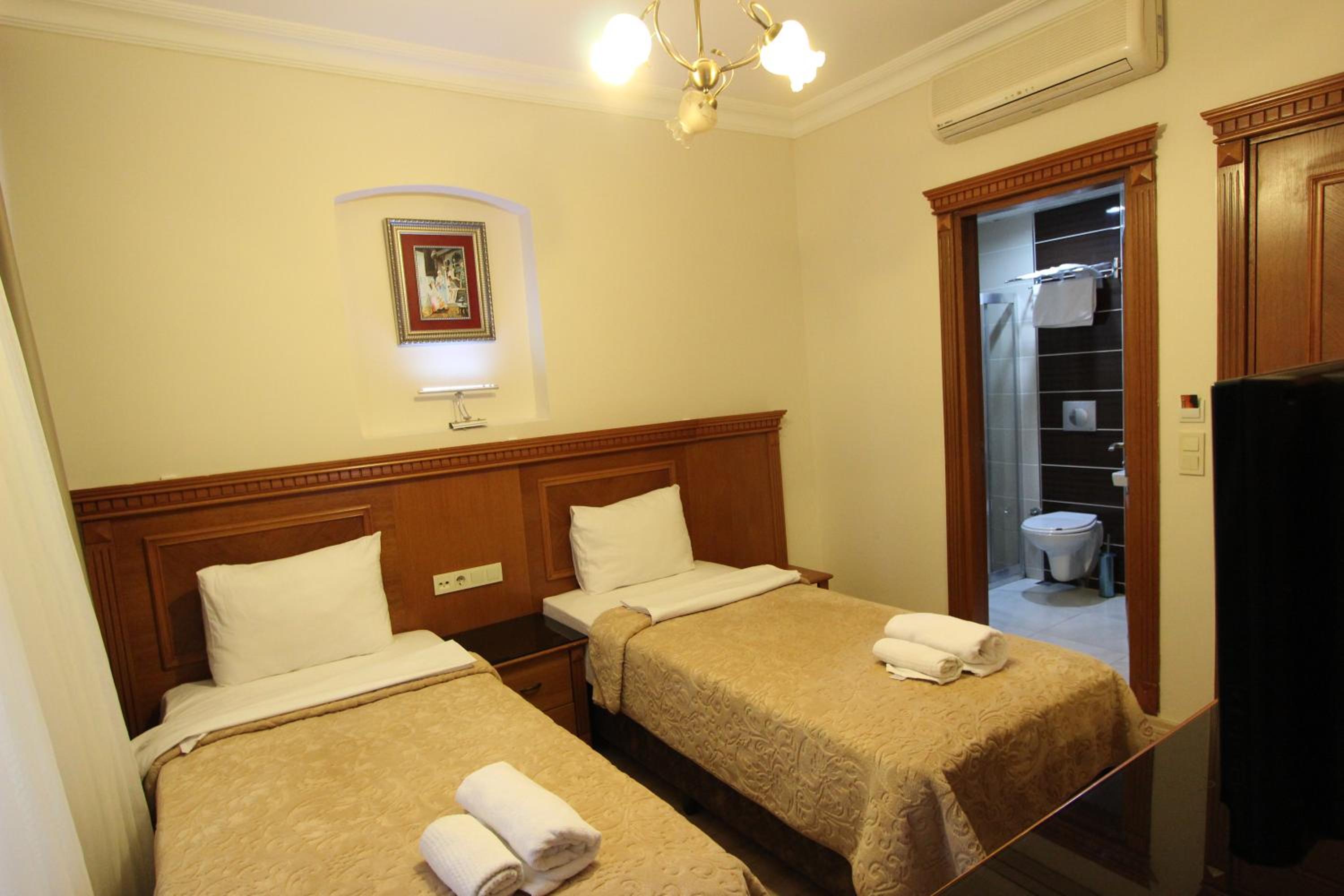 Standard Double Or Twin Room photo 2
