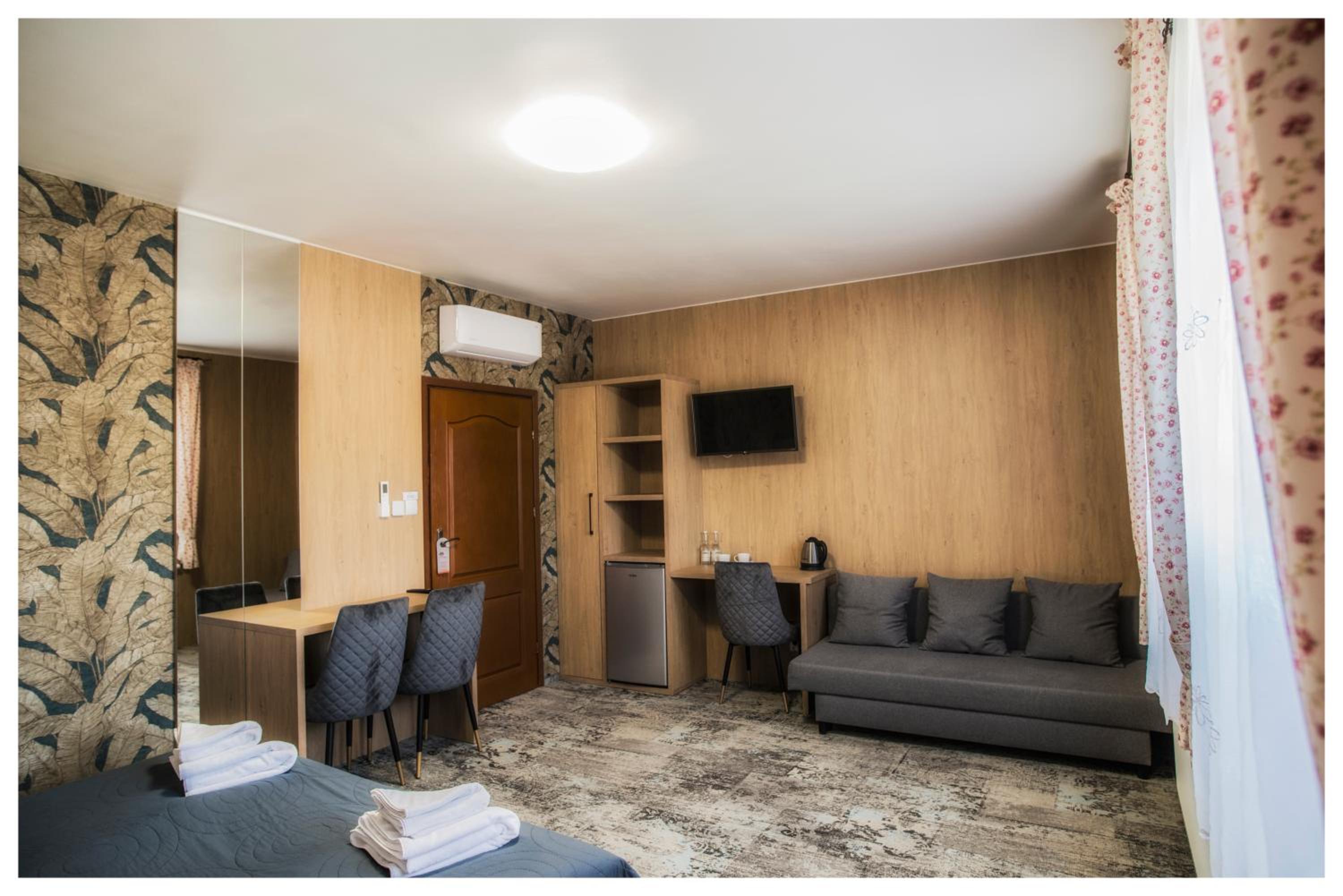 Deluxe Double or Twin Room photo 2