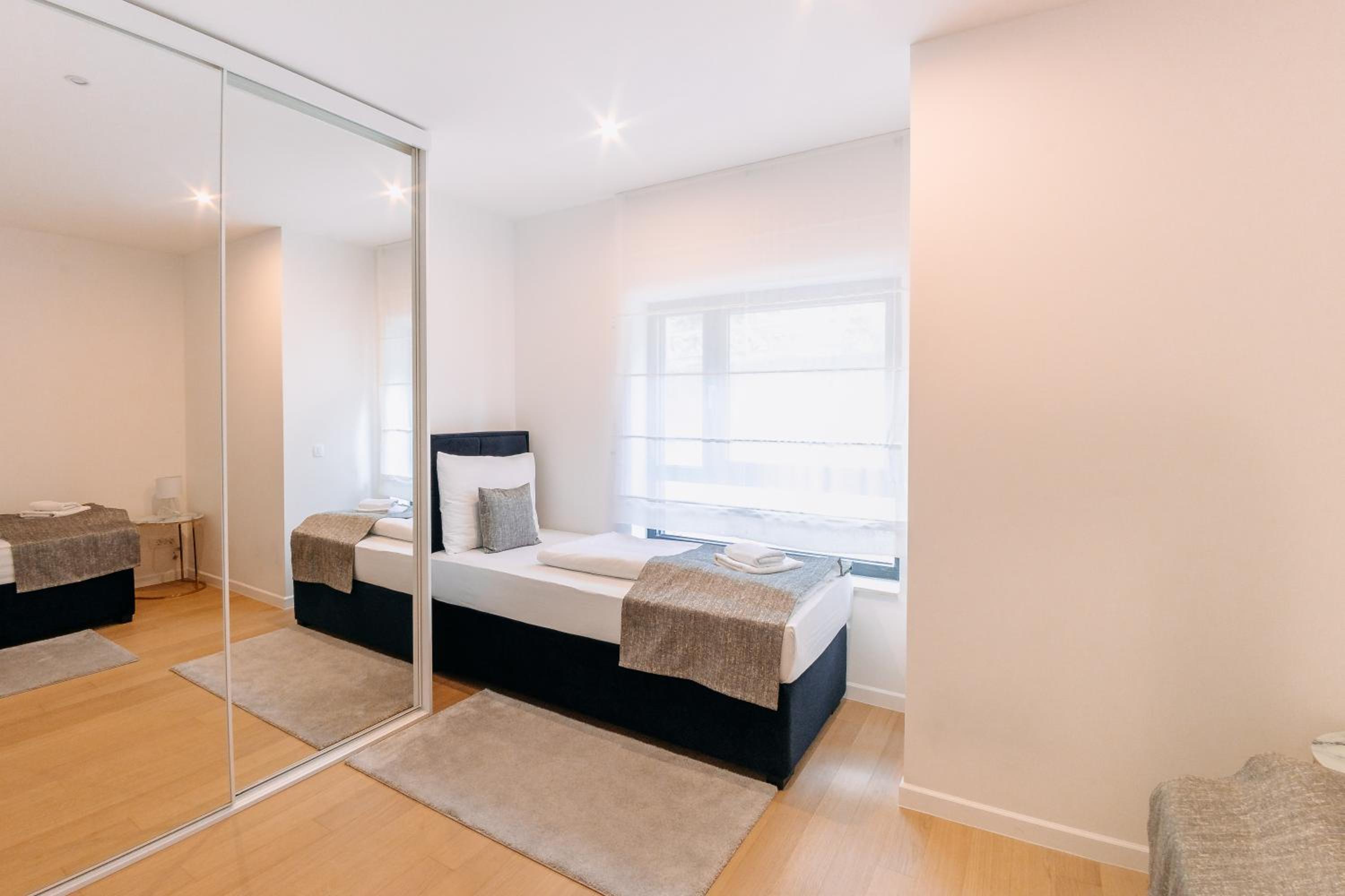Three-Bedroom Apartment 205 2nd floor - Photo 8