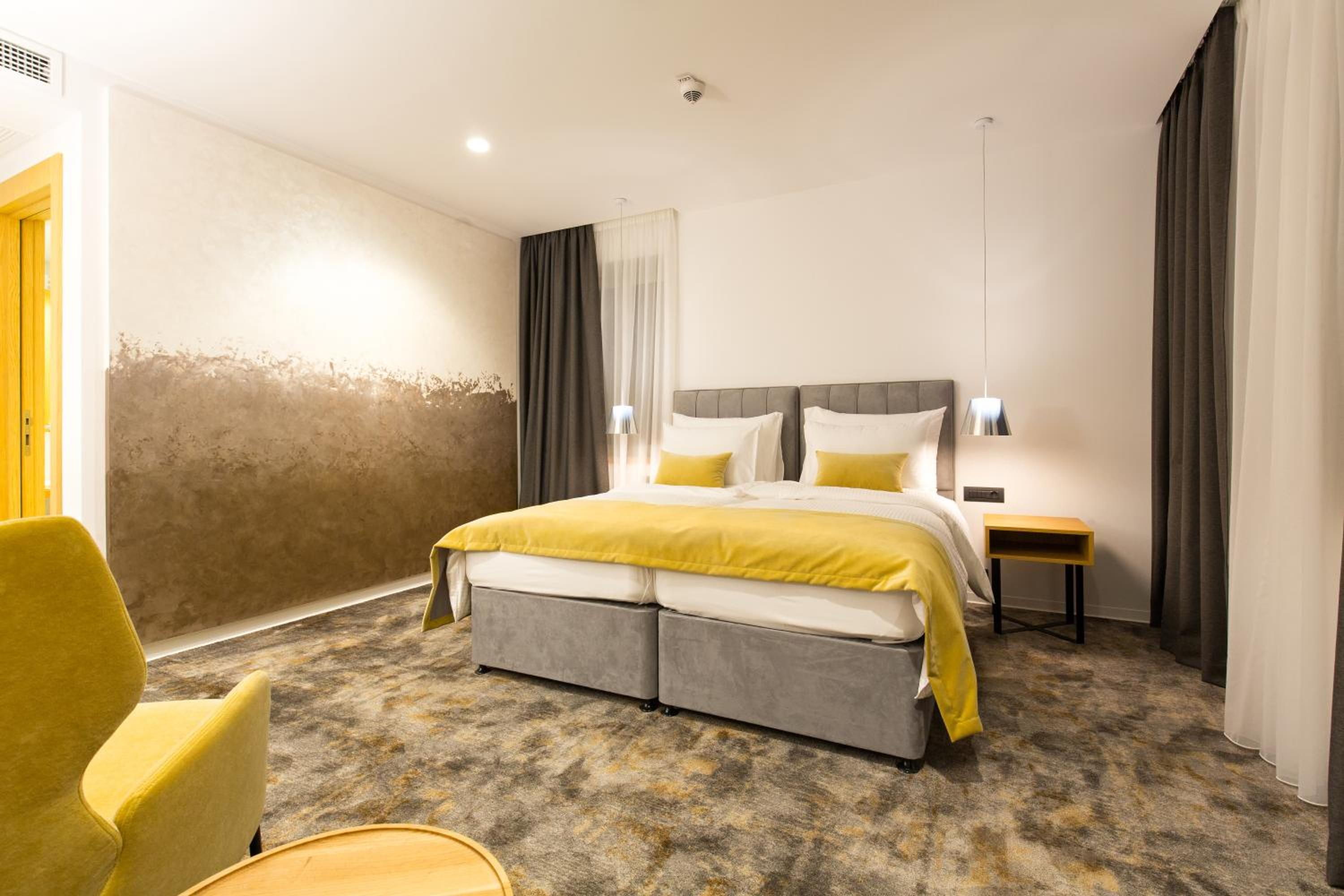 Superior Double or Twin Room - Photo 6
