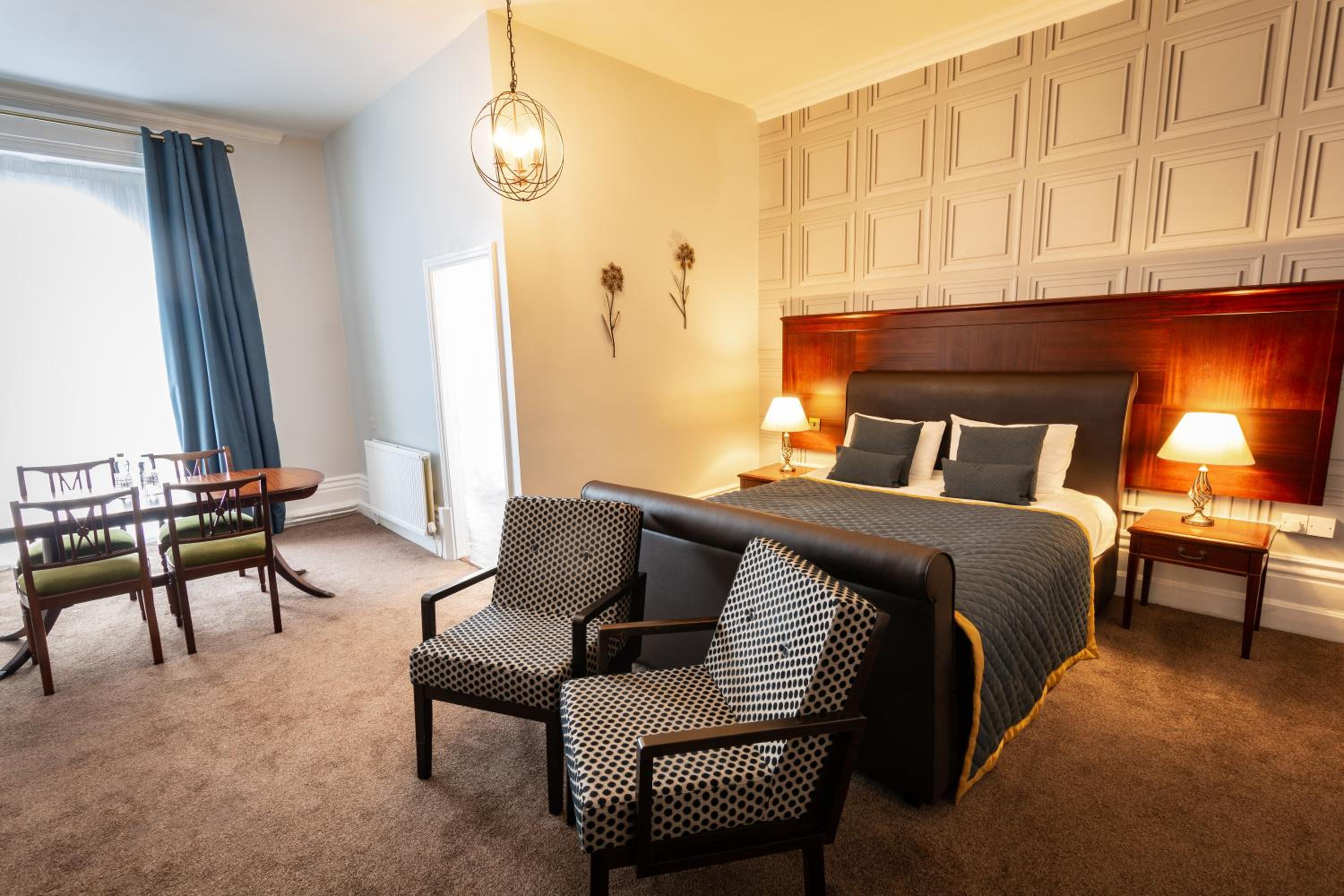 Suite - Photo 9