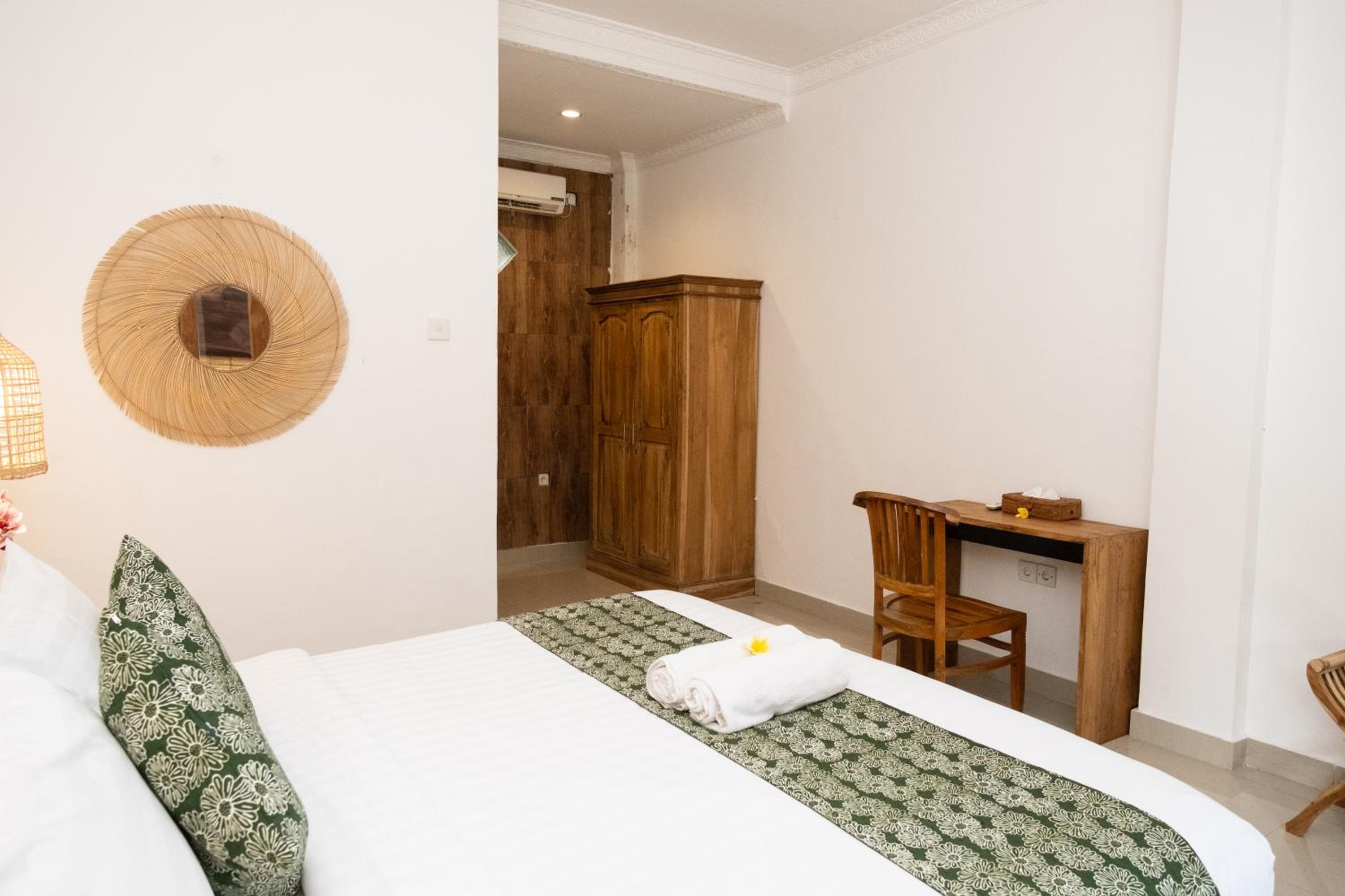 Deluxe Double Room - Photo 15