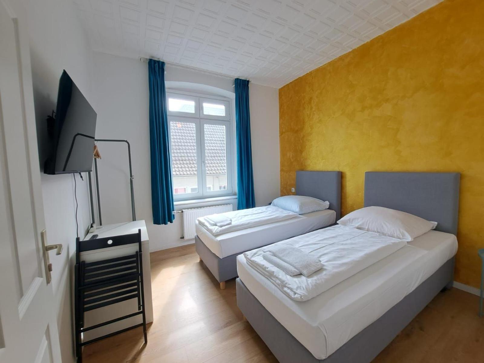 Twin Room - Photo 13