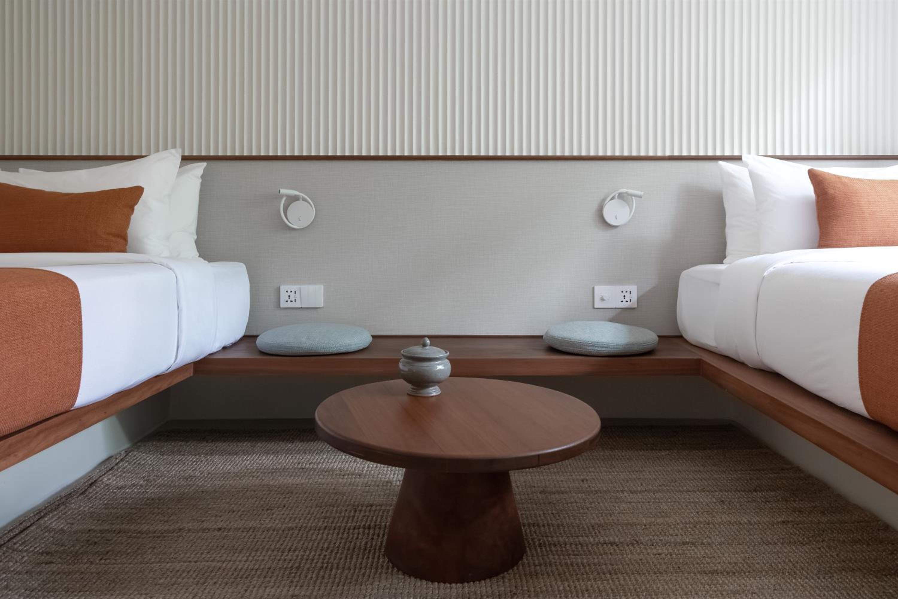 Deluxe Family Room photo 3