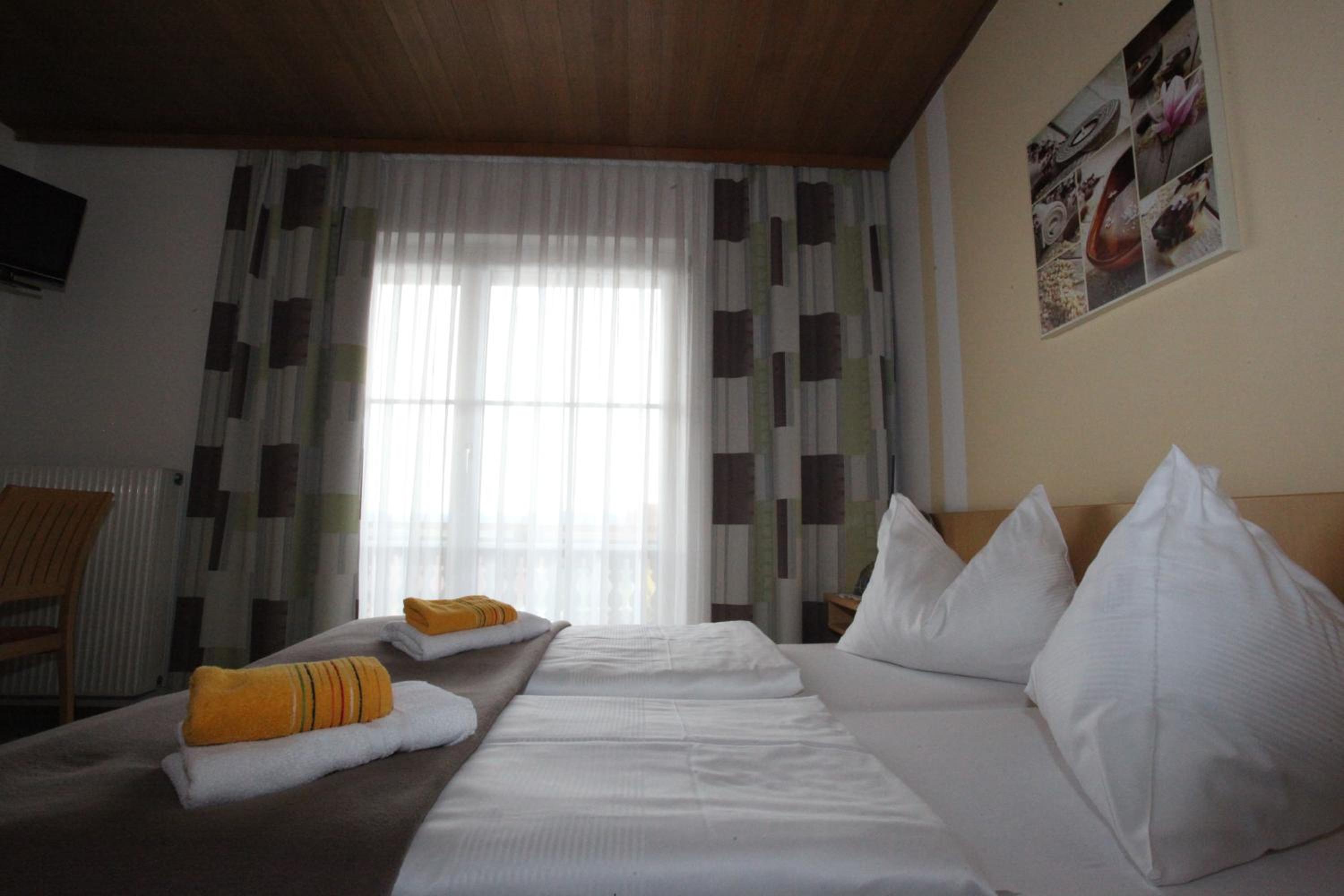 Standard Double Room photo 3