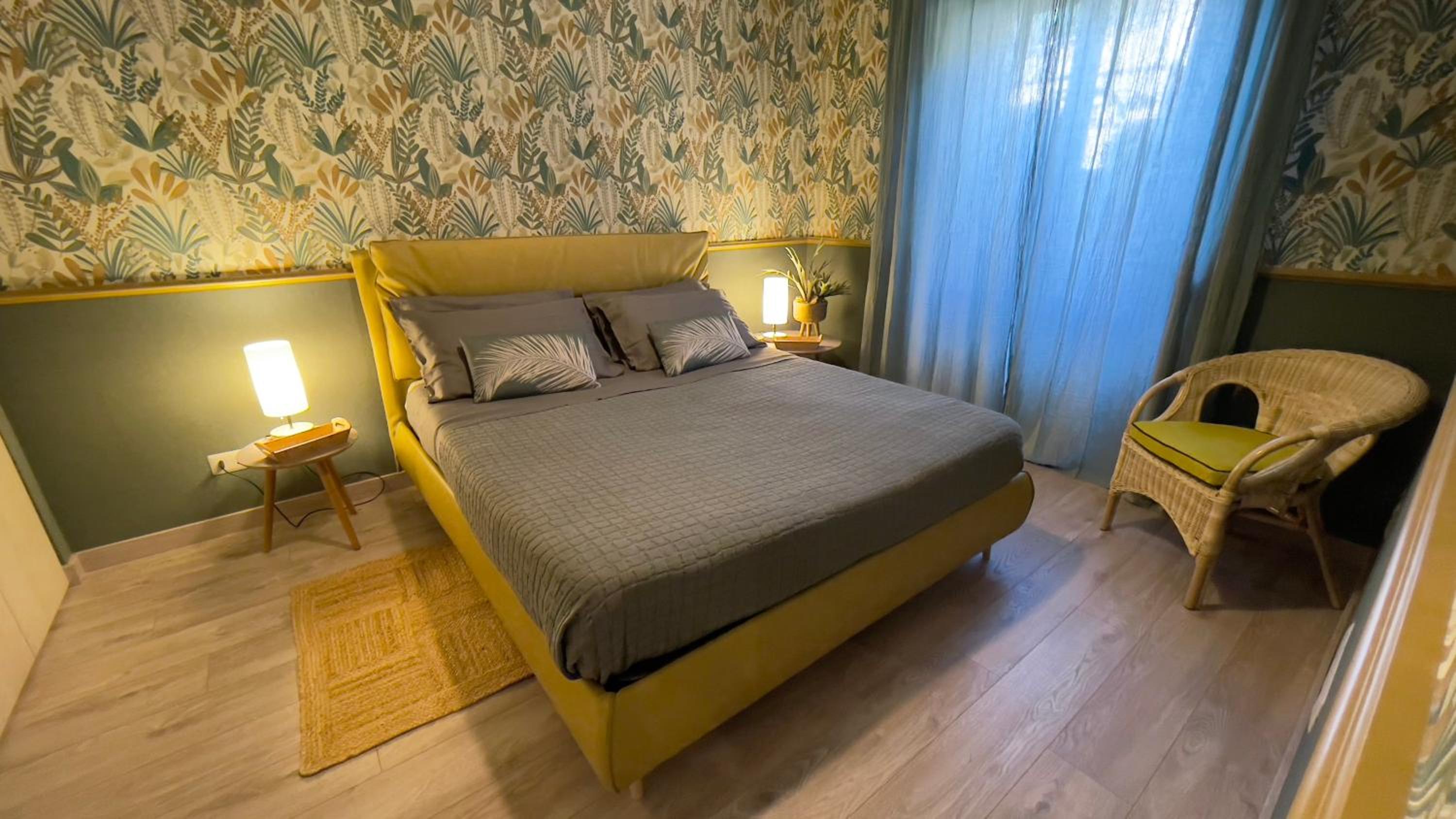 One-Bedroom Apartment - Photo 2