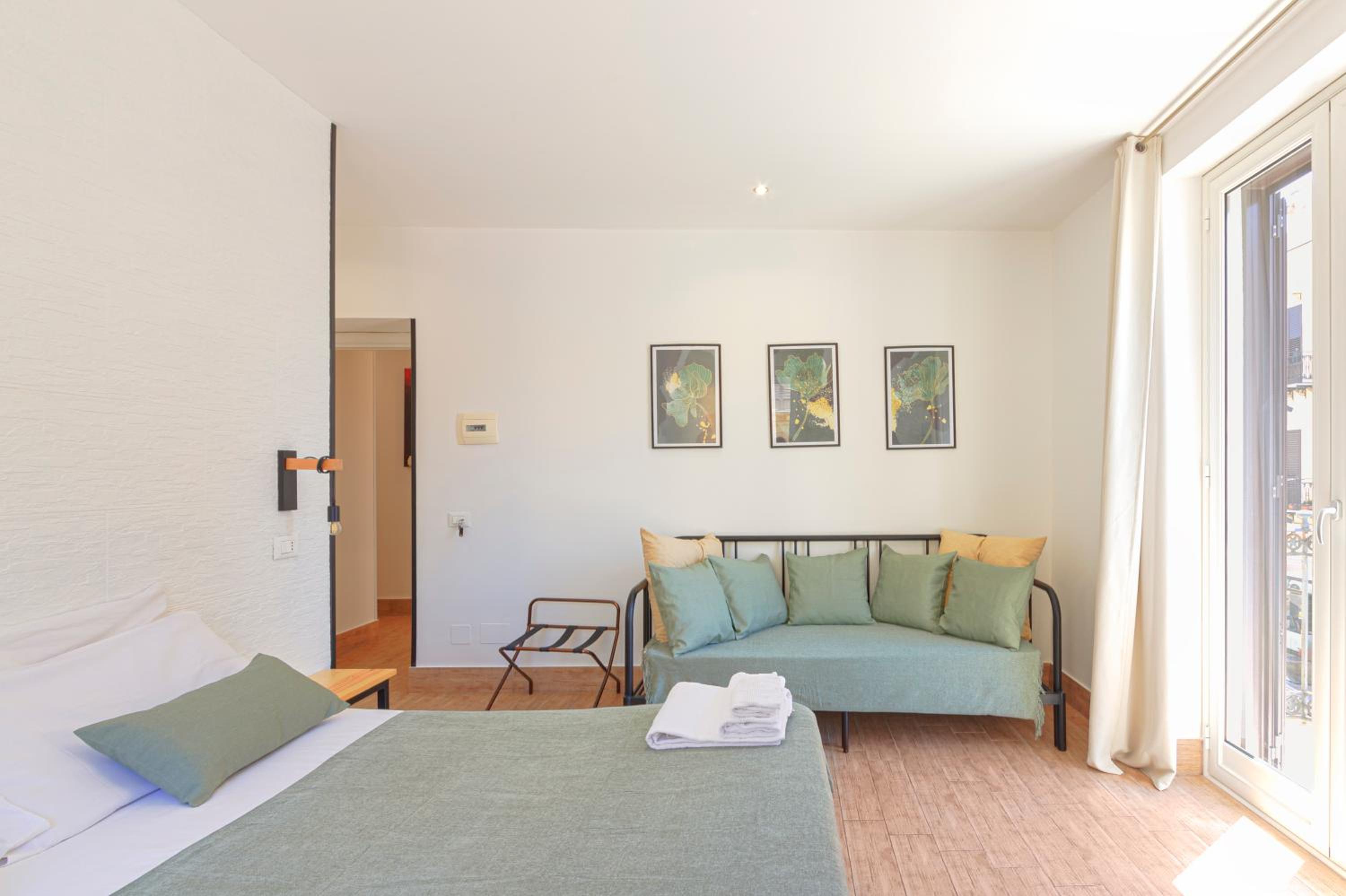 Suite - Photo 3