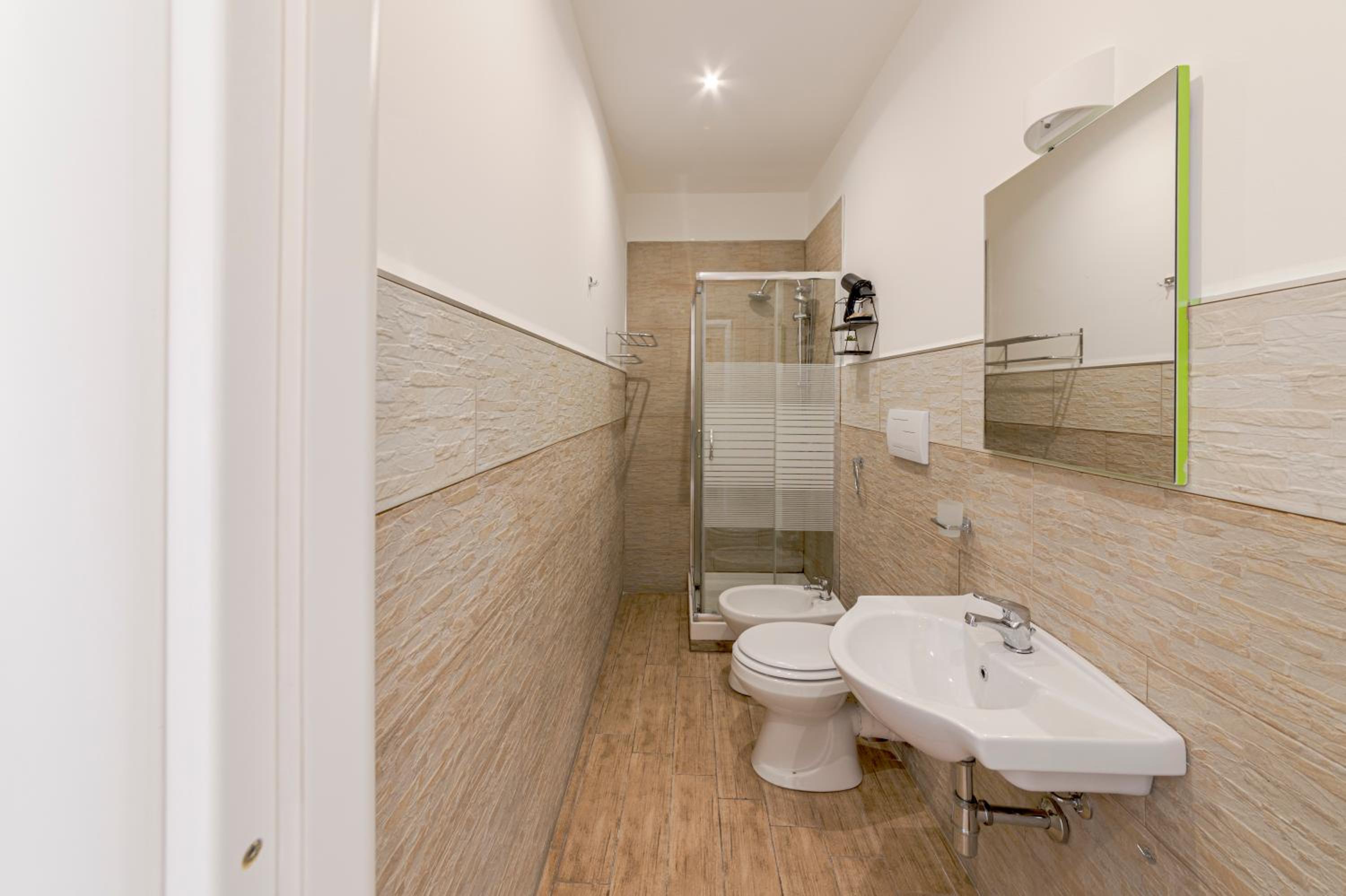 Suite - Photo 2