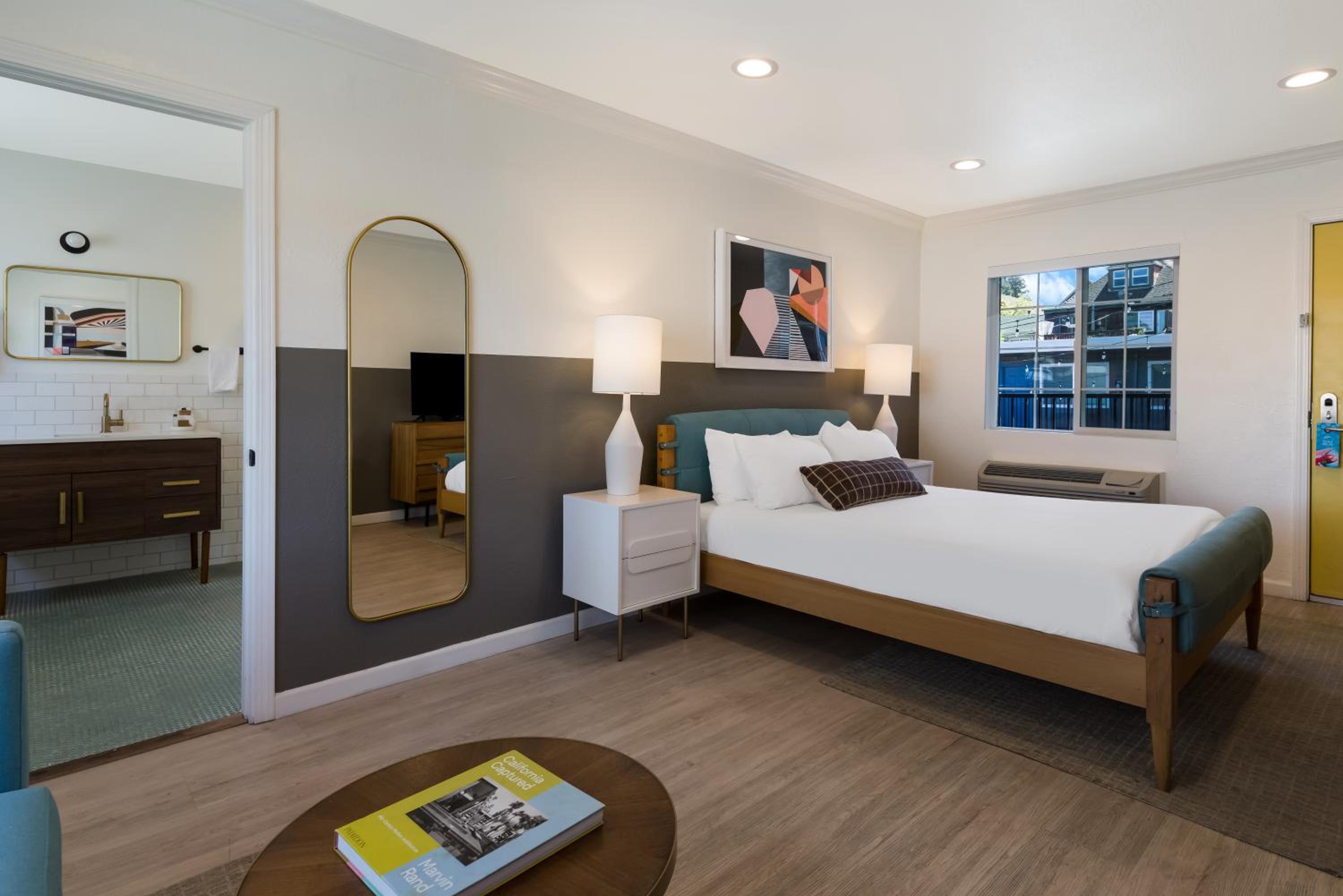 Standard Queen Room photo 2