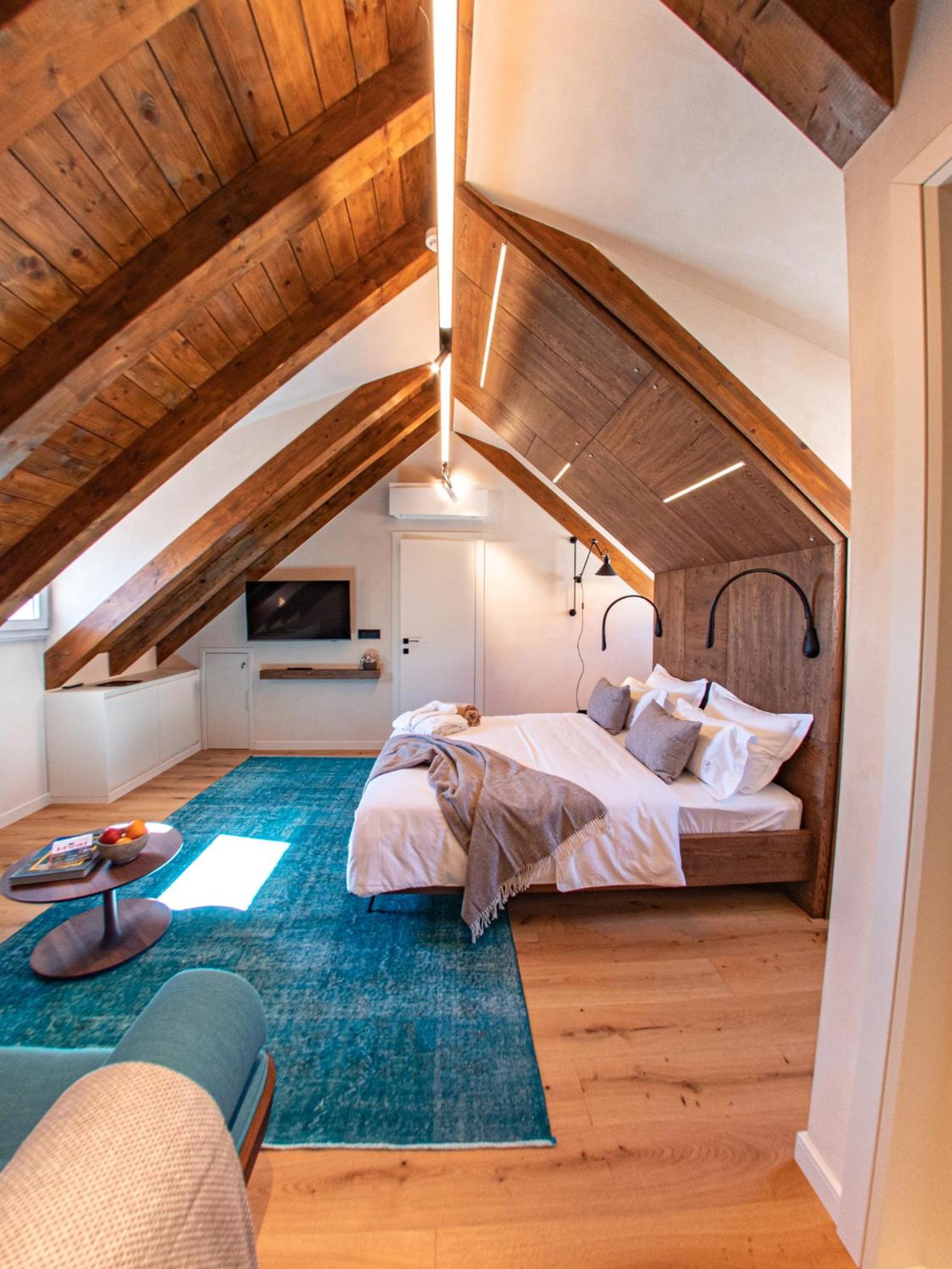 Villa photo 1